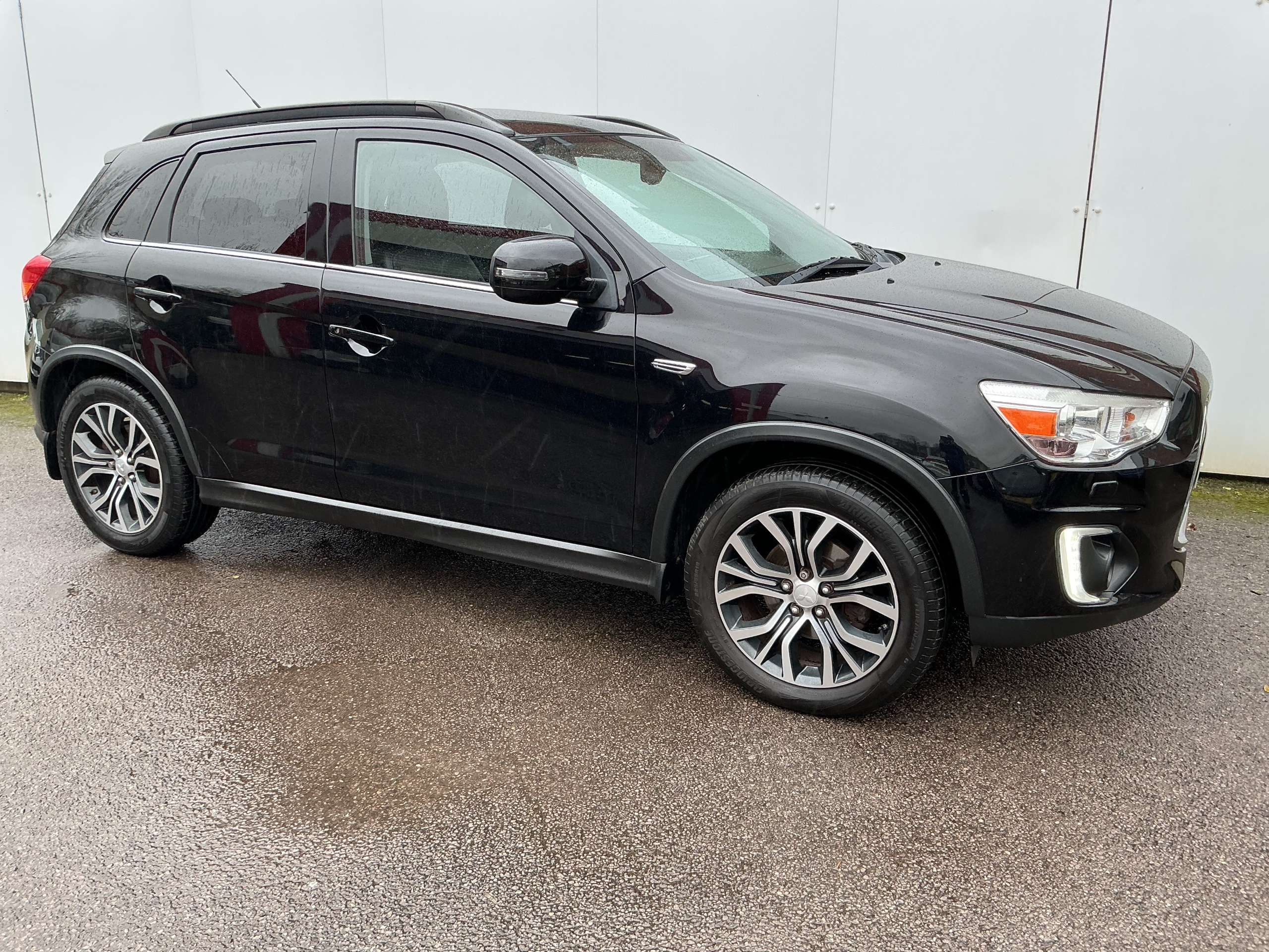 A 2016 MITSUBISHI ASX 1.6D ZC-H SUV 5dr Diesel Manual 4WD Euro 6 (s/s) (112 ps) A 2016 MITSUBISHI ASX 1.6D ZC-H SUV 5dr Diesel Manual 4WD Euro 6 (s/s) (112 ps)