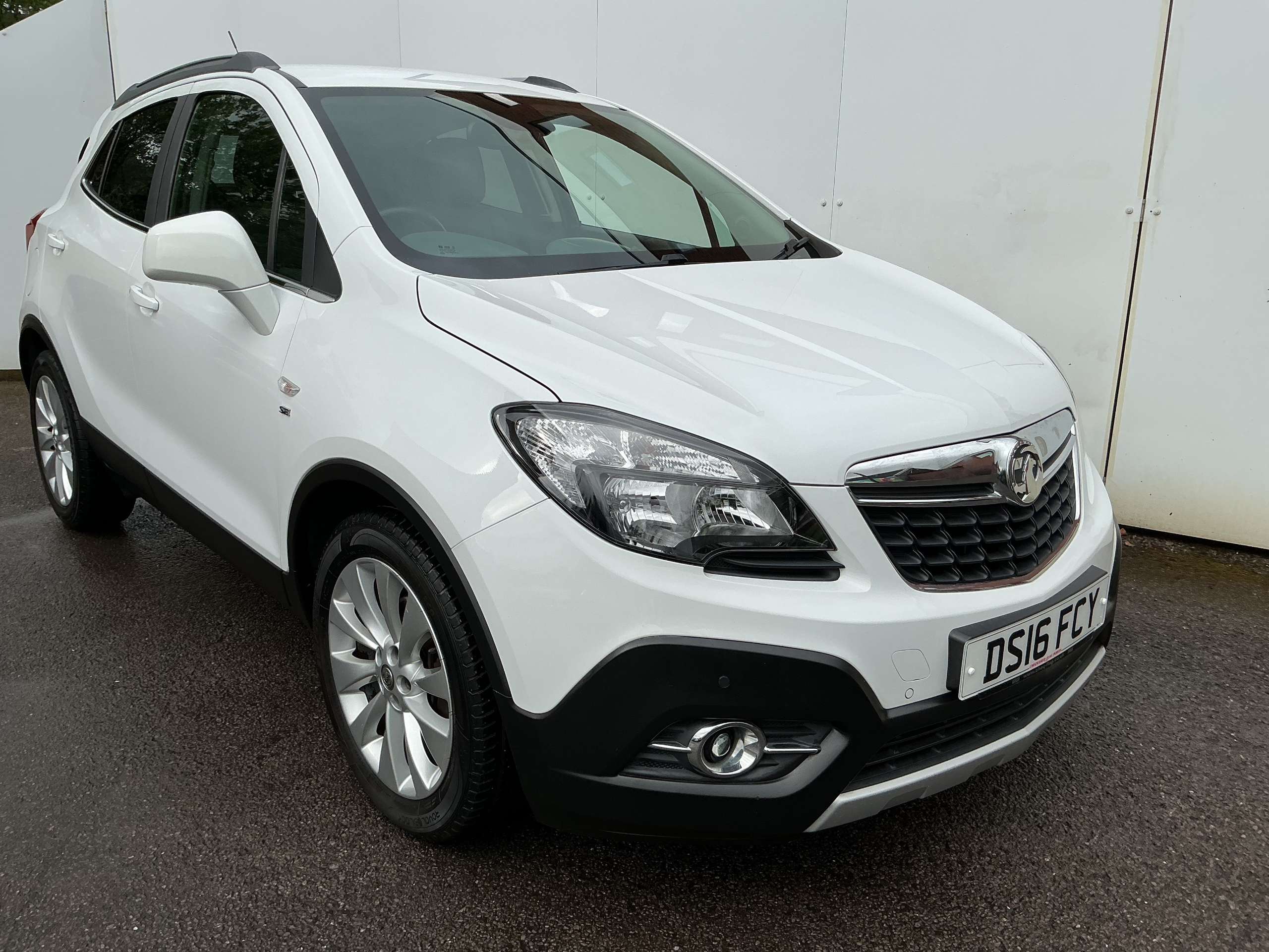 A 2016 VAUXHALL MOKKA 1.4i Turbo SE SUV 5dr Petrol Manual 2WD Euro 6 (s/s) (140 ps) A 2016 VAUXHALL MOKKA 1.4i Turbo SE SUV 5dr Petrol Manual 2WD Euro 6 (s/s) (140 ps)