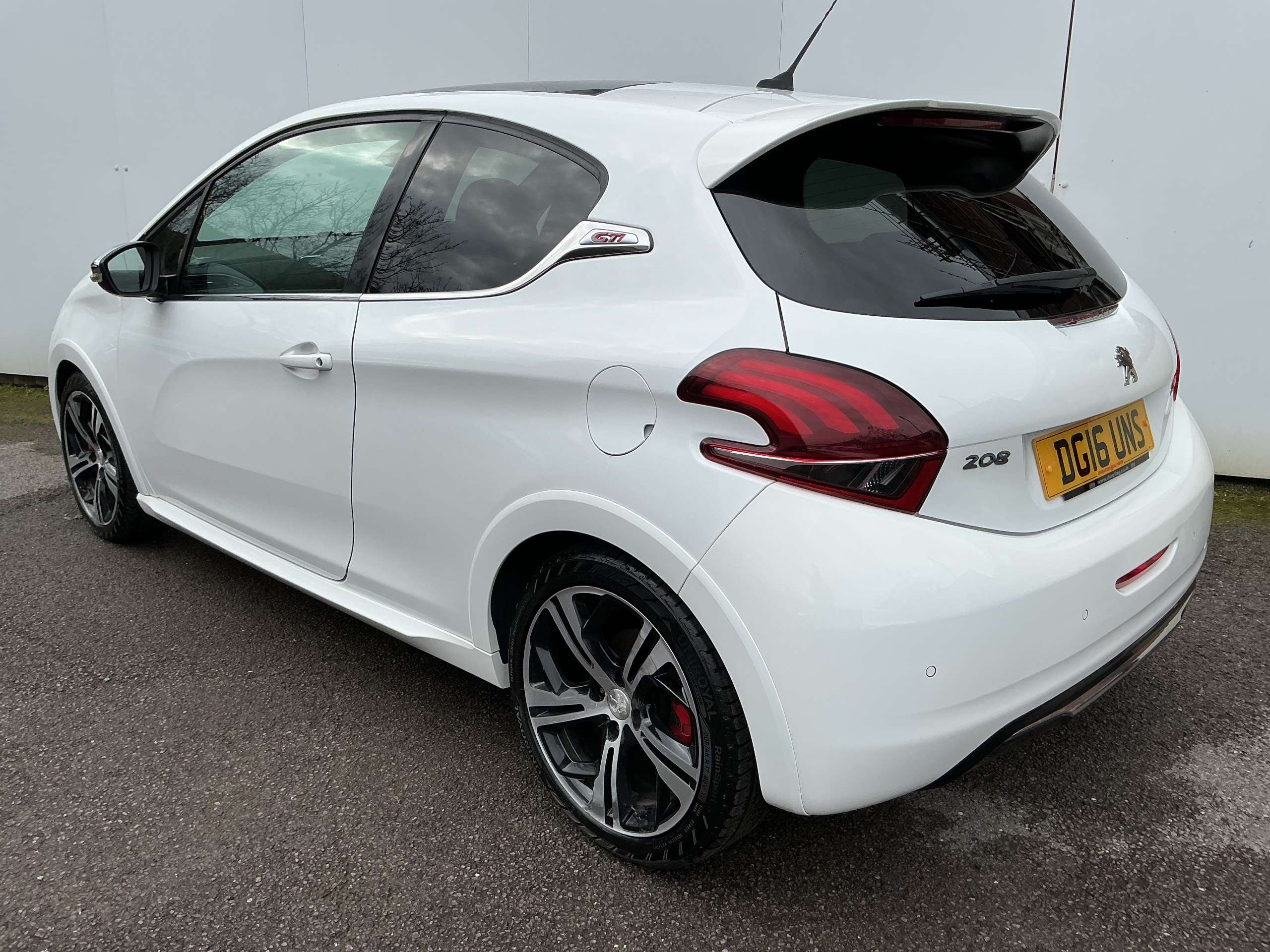 A 2016 PEUGEOT 208 1.6 THP GTi Prestige Hatchback 3dr Petrol Manual Euro 6 (s/s) (208 ps) A 2016 PEUGEOT 208 1.6 THP GTi Prestige Hatchback 3dr Petrol Manual Euro 6 (s/s) (208 ps)