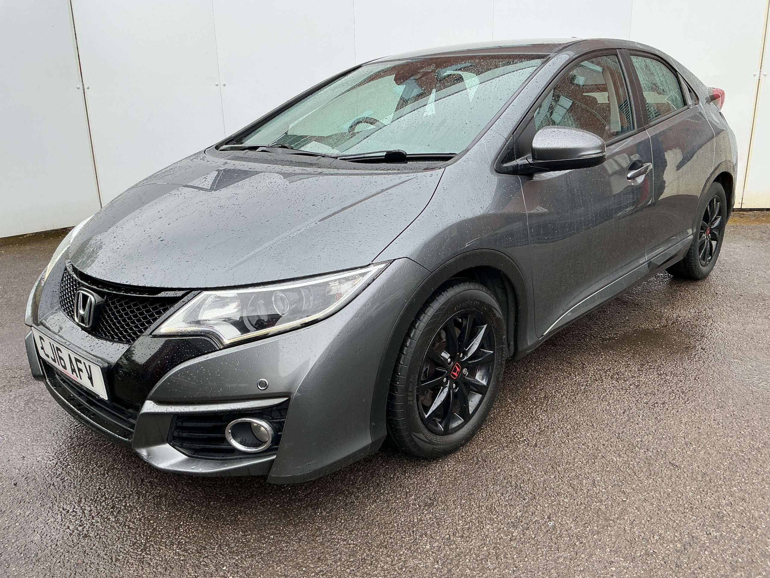A 2016 HONDA CIVIC 1.6 i-DTEC SE Plus (Navi) Hatchback 5dr Diesel Manual Euro 5 (s/s) (120 ps) A 2016 HONDA CIVIC 1.6 i-DTEC SE Plus (Navi) Hatchback 5dr Diesel Manual Euro 5 (s/s) (120 ps)