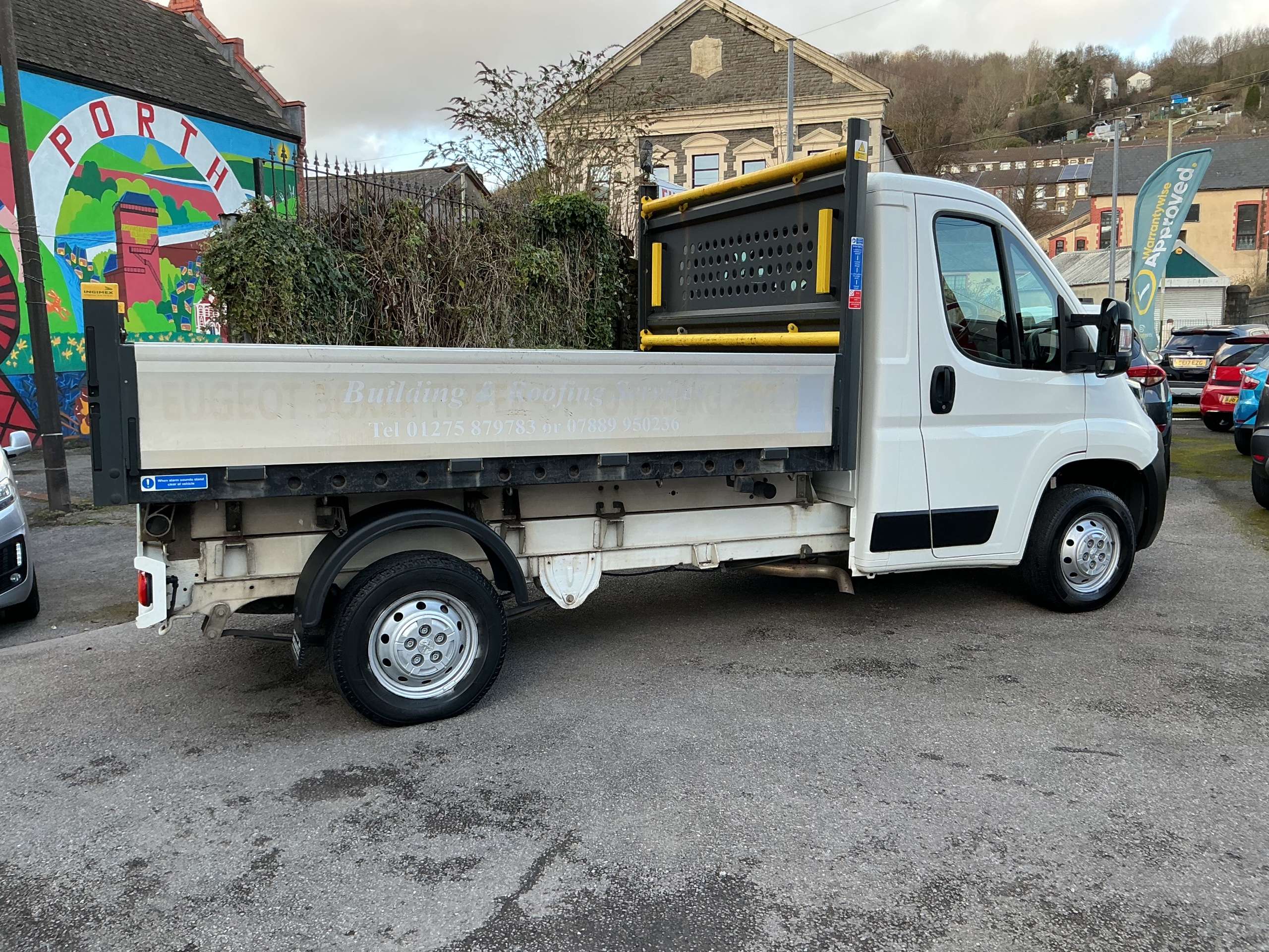 A 2020 PEUGEOT BOXER BLUEHDI TIPPER 335 L2 A 2020 PEUGEOT BOXER BLUEHDI TIPPER 335 L2