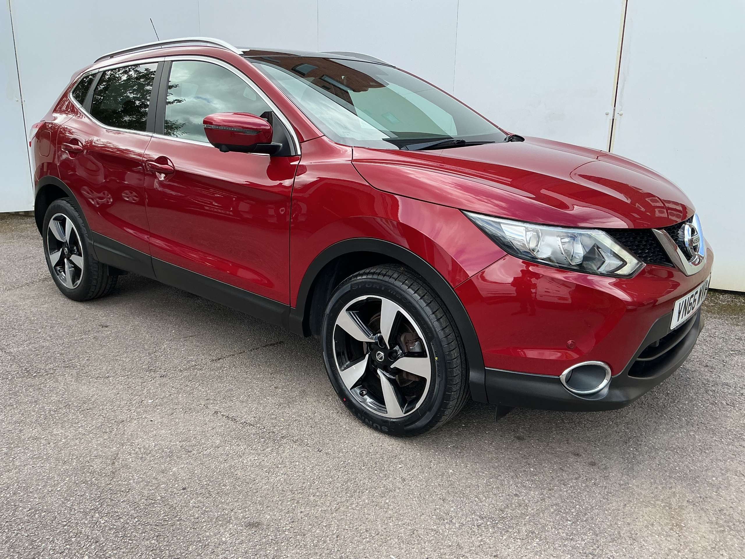 A 2016 NISSAN QASHQAI 1.5 dCi N-Vision SUV 5dr Diesel Manual 2WD Euro 6 (s/s) (110 ps) A 2016 NISSAN QASHQAI 1.5 dCi N-Vision SUV 5dr Diesel Manual 2WD Euro 6 (s/s) (110 ps)