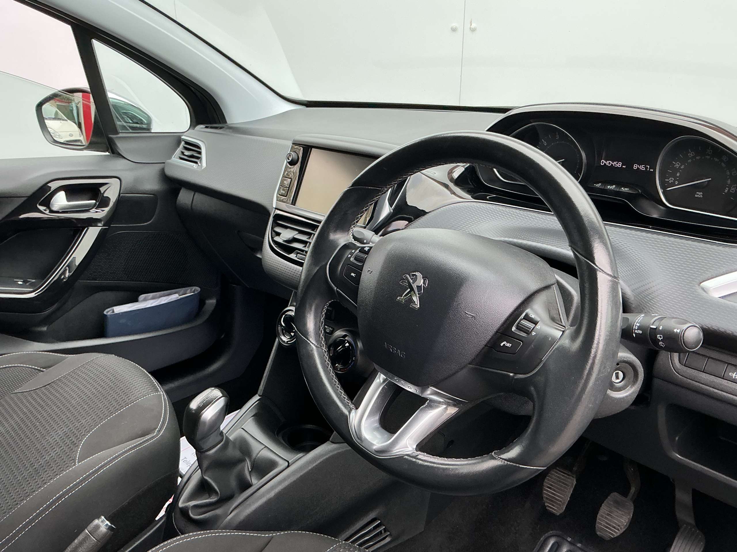 2016 PEUGEOT 208 2016 PEUGEOT 208
