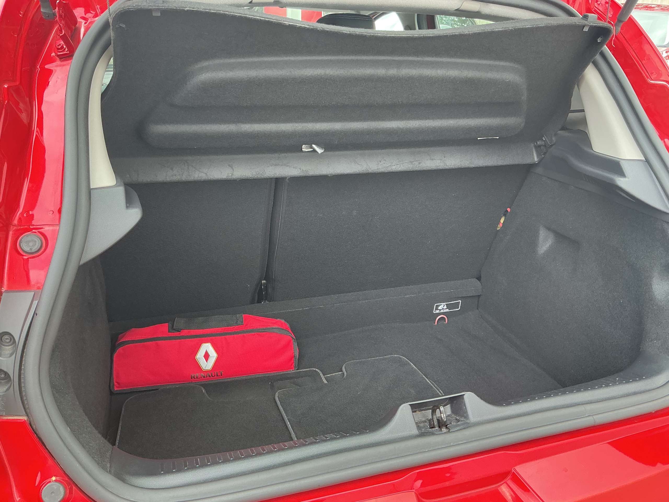 2018 RENAULT CLIO 2018 RENAULT CLIO