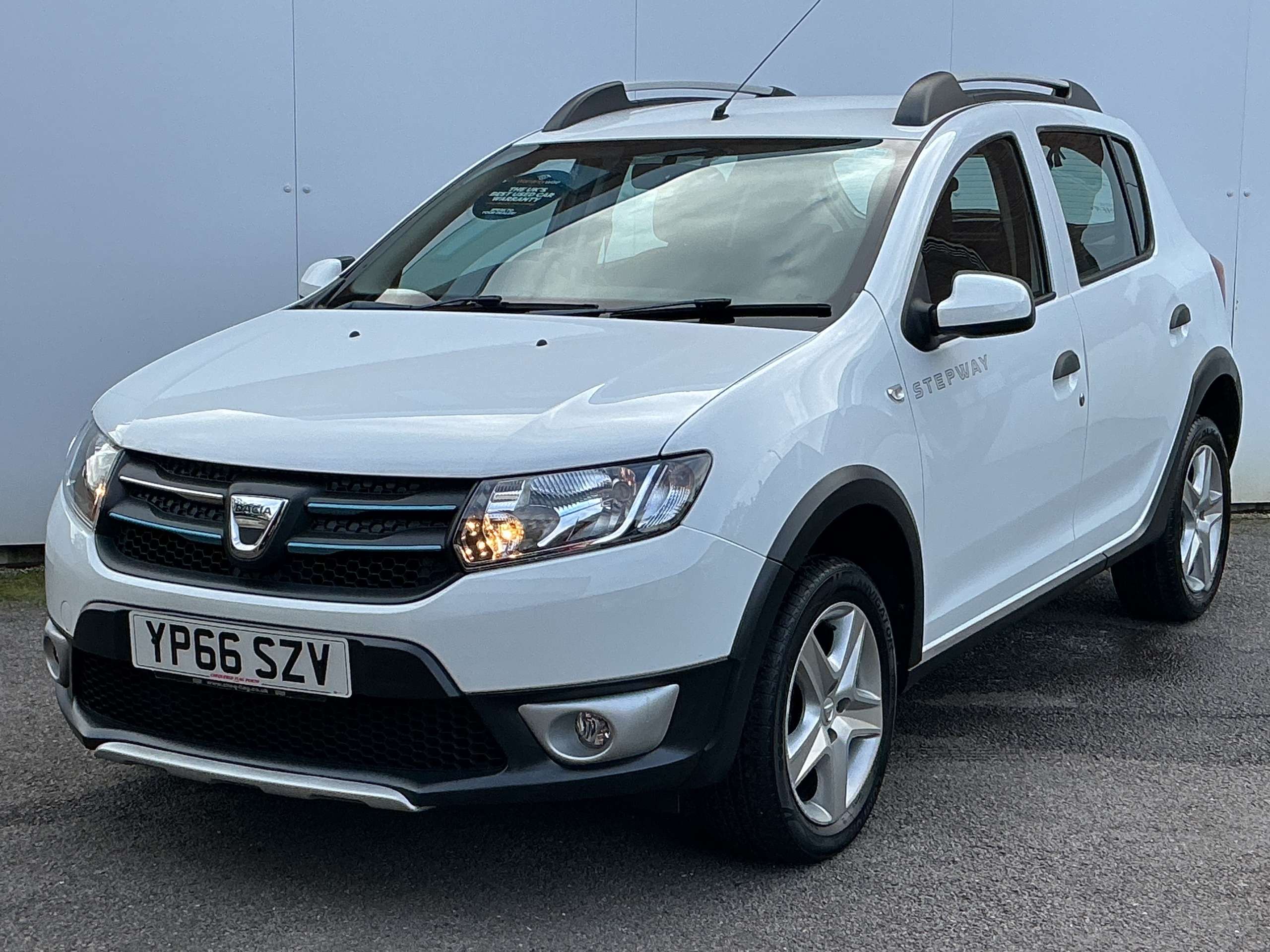 A 2016 DACIA SANDERO STEPWAY 1.5 dCi Laureate Hatchback 5dr Diesel Manual Euro 6 (s/s) (90 ps) A 2016 DACIA SANDERO STEPWAY 1.5 dCi Laureate Hatchback 5dr Diesel Manual Euro 6 (s/s) (90 ps)