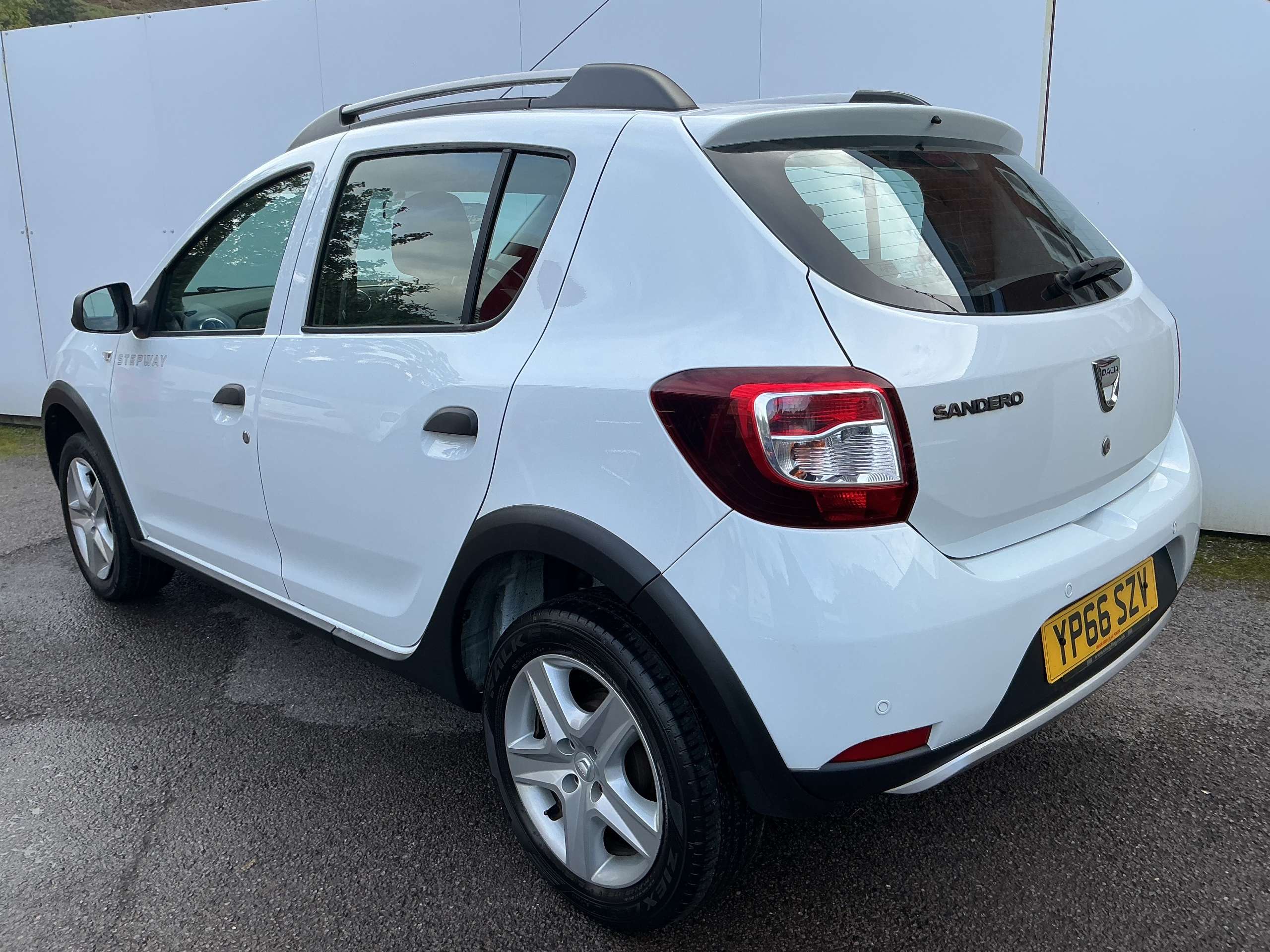 A 2016 DACIA SANDERO STEPWAY 1.5 dCi Laureate Hatchback 5dr Diesel Manual Euro 6 (s/s) (90 ps) A 2016 DACIA SANDERO STEPWAY 1.5 dCi Laureate Hatchback 5dr Diesel Manual Euro 6 (s/s) (90 ps)