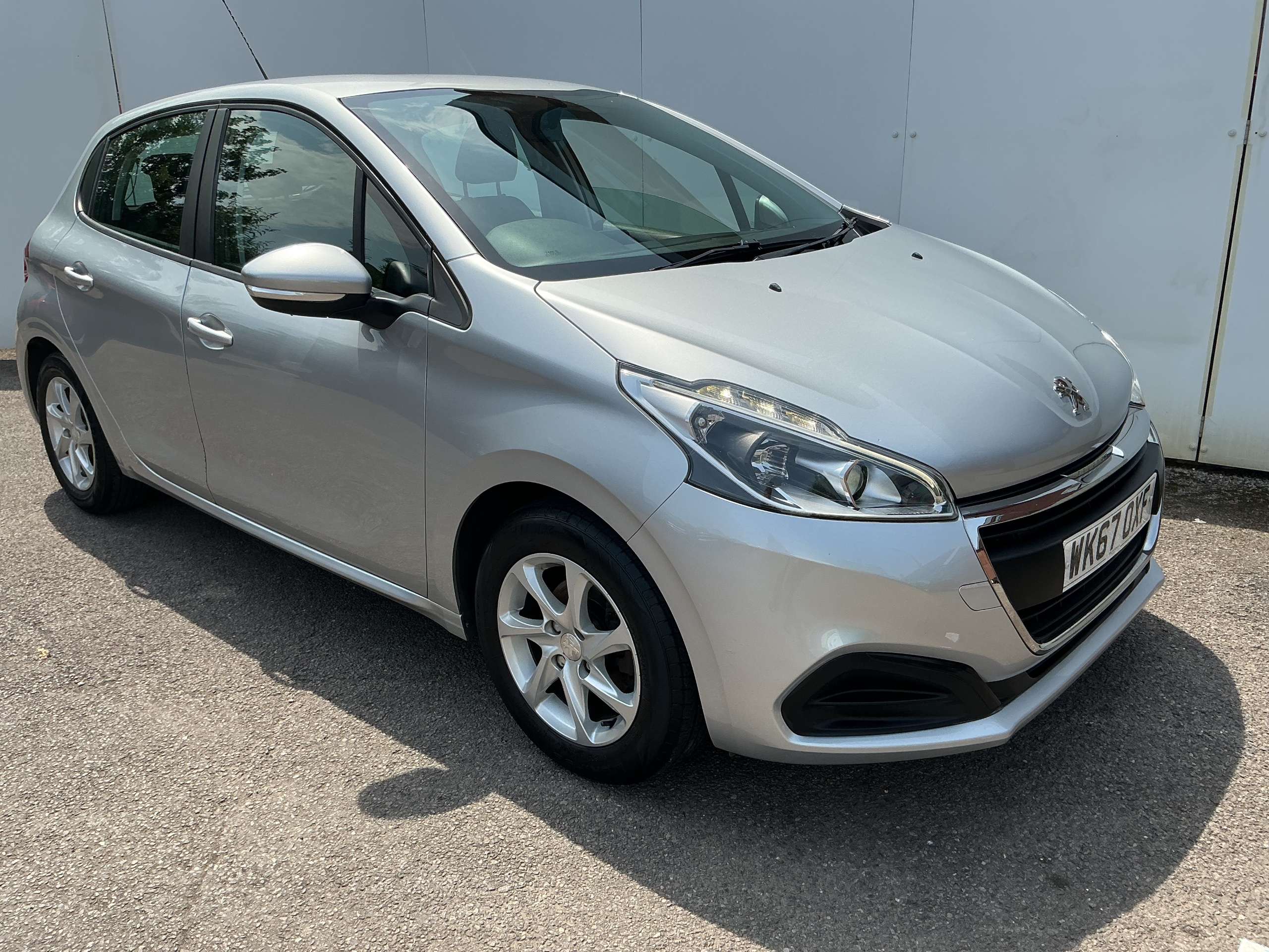 A 2017 PEUGEOT 208 1.2 PureTech Active Hatchback 5dr Petrol Manual Euro 6 (82 ps) A 2017 PEUGEOT 208 1.2 PureTech Active Hatchback 5dr Petrol Manual Euro 6 (82 ps)