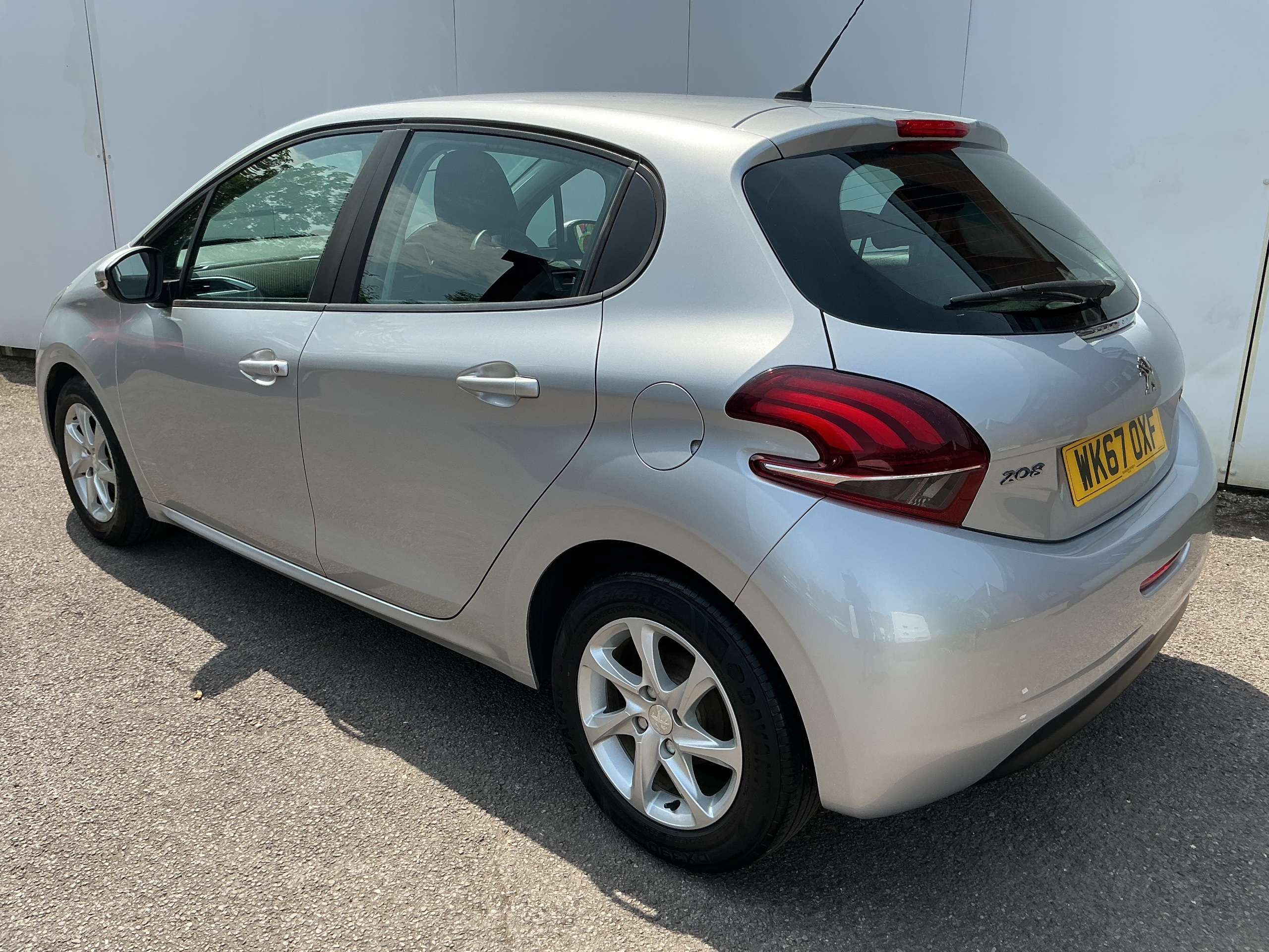 2017 PEUGEOT 208 2017 PEUGEOT 208