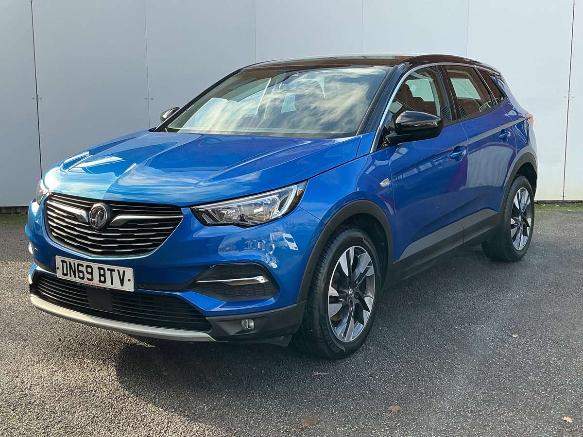 Check out this Vauxhall Grandland X 2019 Diesel Manual