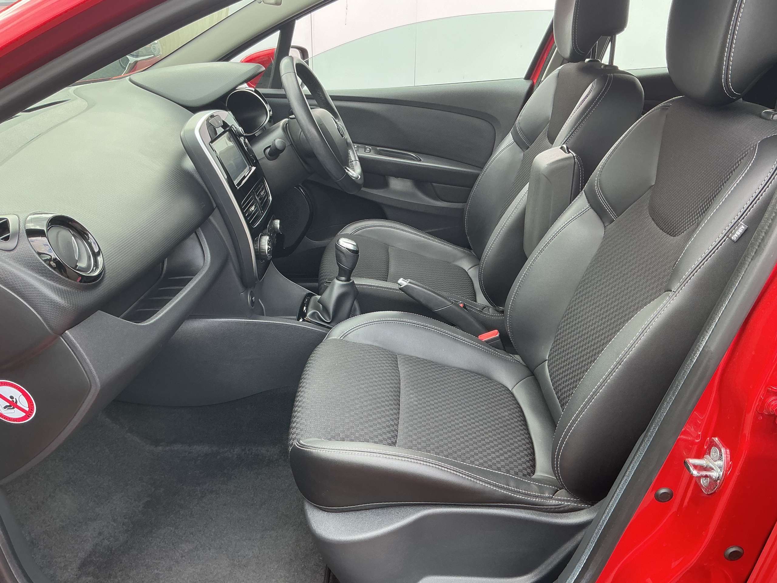 2018 RENAULT CLIO 2018 RENAULT CLIO