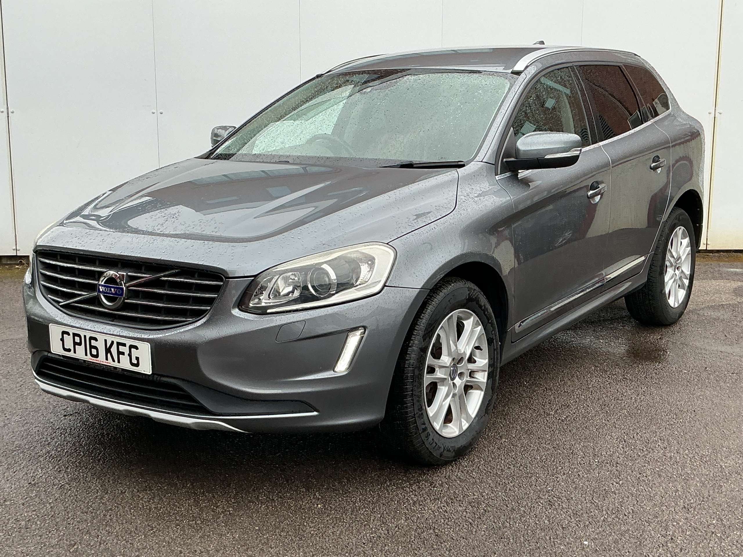 A 2016 VOLVO XC60 2.4 D4 SE Lux Nav SUV 5dr Diesel Auto AWD Euro 6 (s/s) (190 ps) A 2016 VOLVO XC60 2.4 D4 SE Lux Nav SUV 5dr Diesel Auto AWD Euro 6 (s/s) (190 ps)