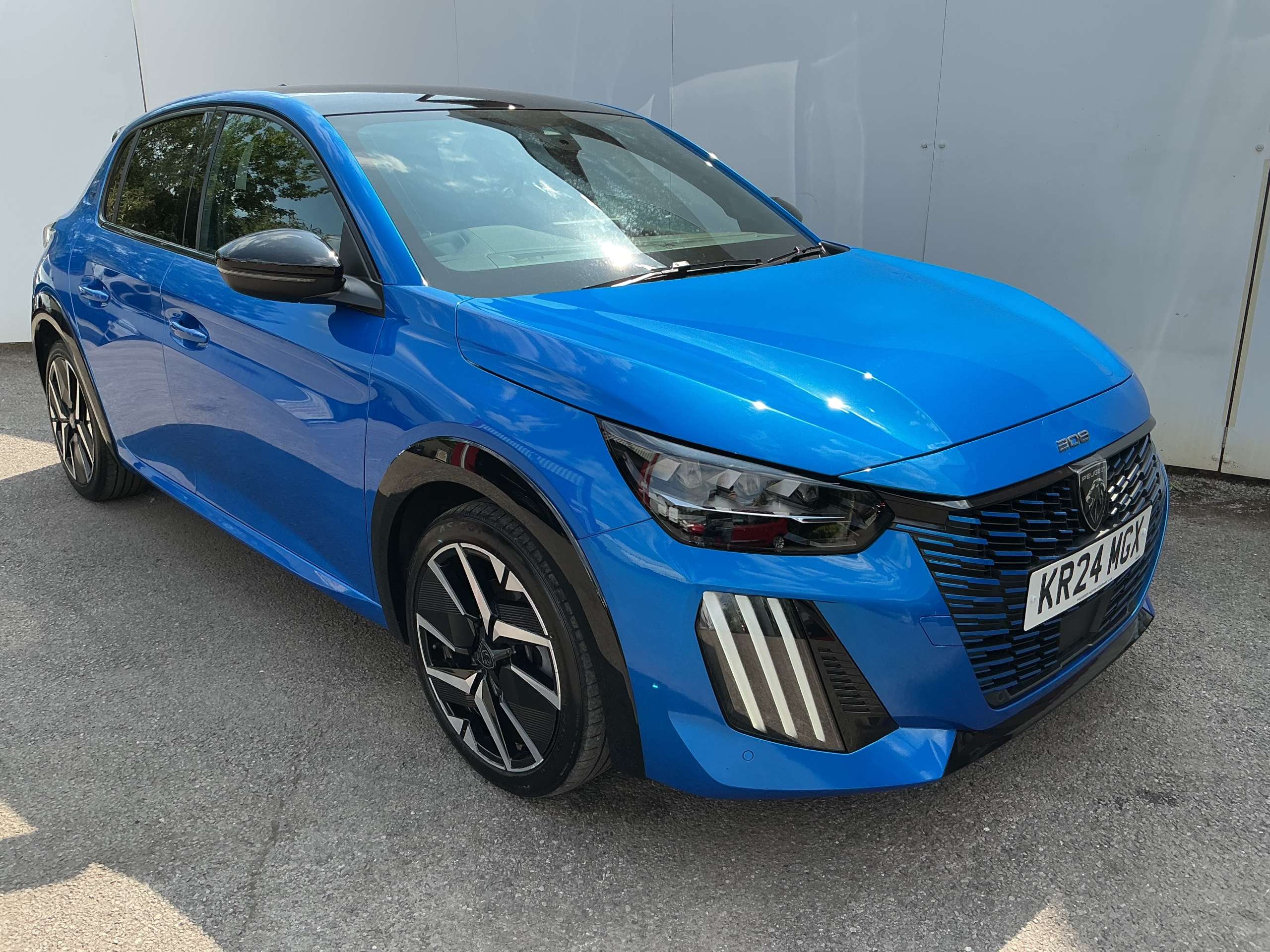 A 2024 PEUGEOT 208 1.2 GT Hatchback 5dr Petrol Hybrid e-DSC6 Euro 6 (s/s) (100 ps) A 2024 PEUGEOT 208 1.2 GT Hatchback 5dr Petrol Hybrid e-DSC6 Euro 6 (s/s) (100 ps)