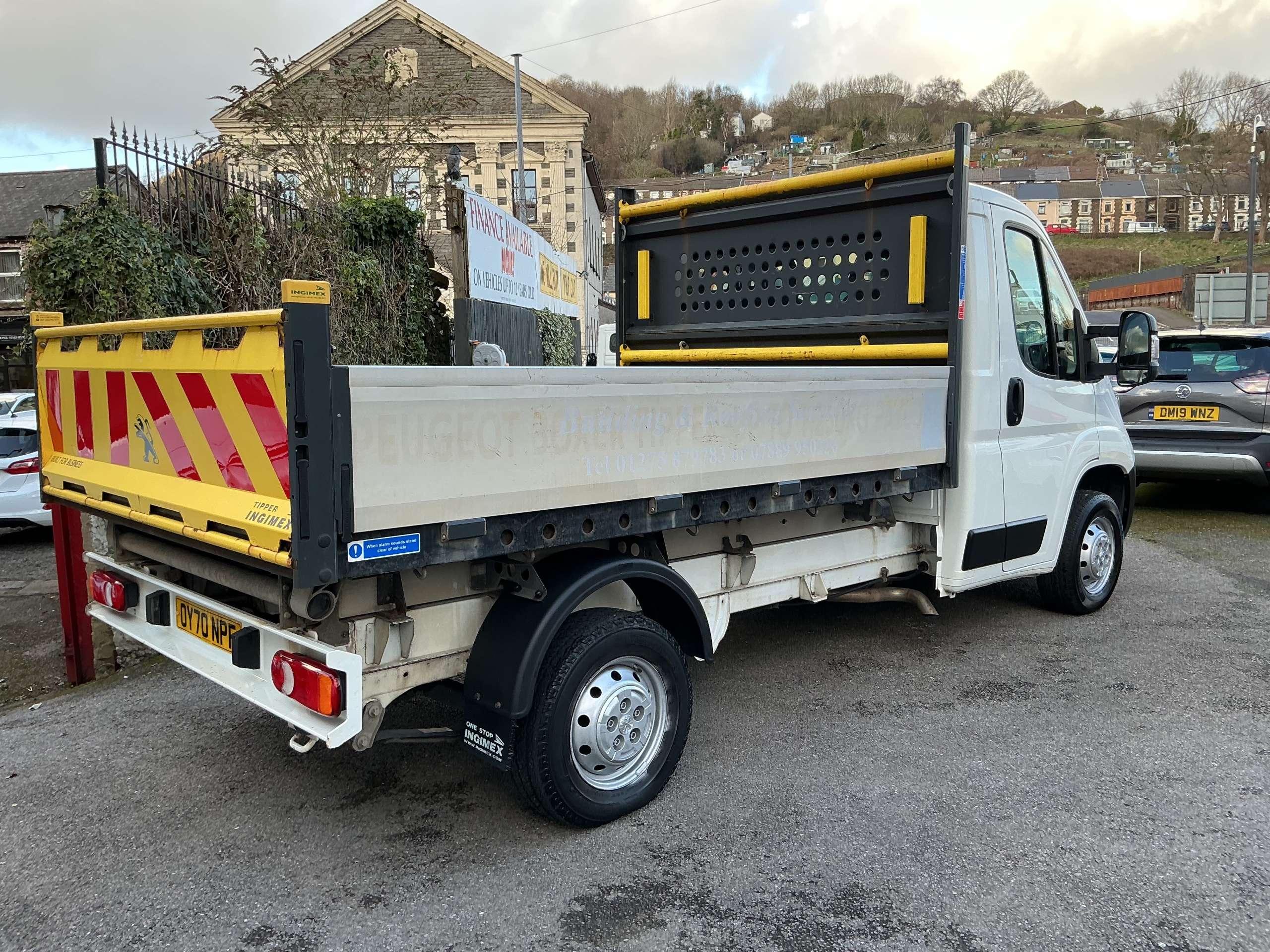 A 2020 PEUGEOT BOXER BLUEHDI TIPPER 335 L2 A 2020 PEUGEOT BOXER BLUEHDI TIPPER 335 L2