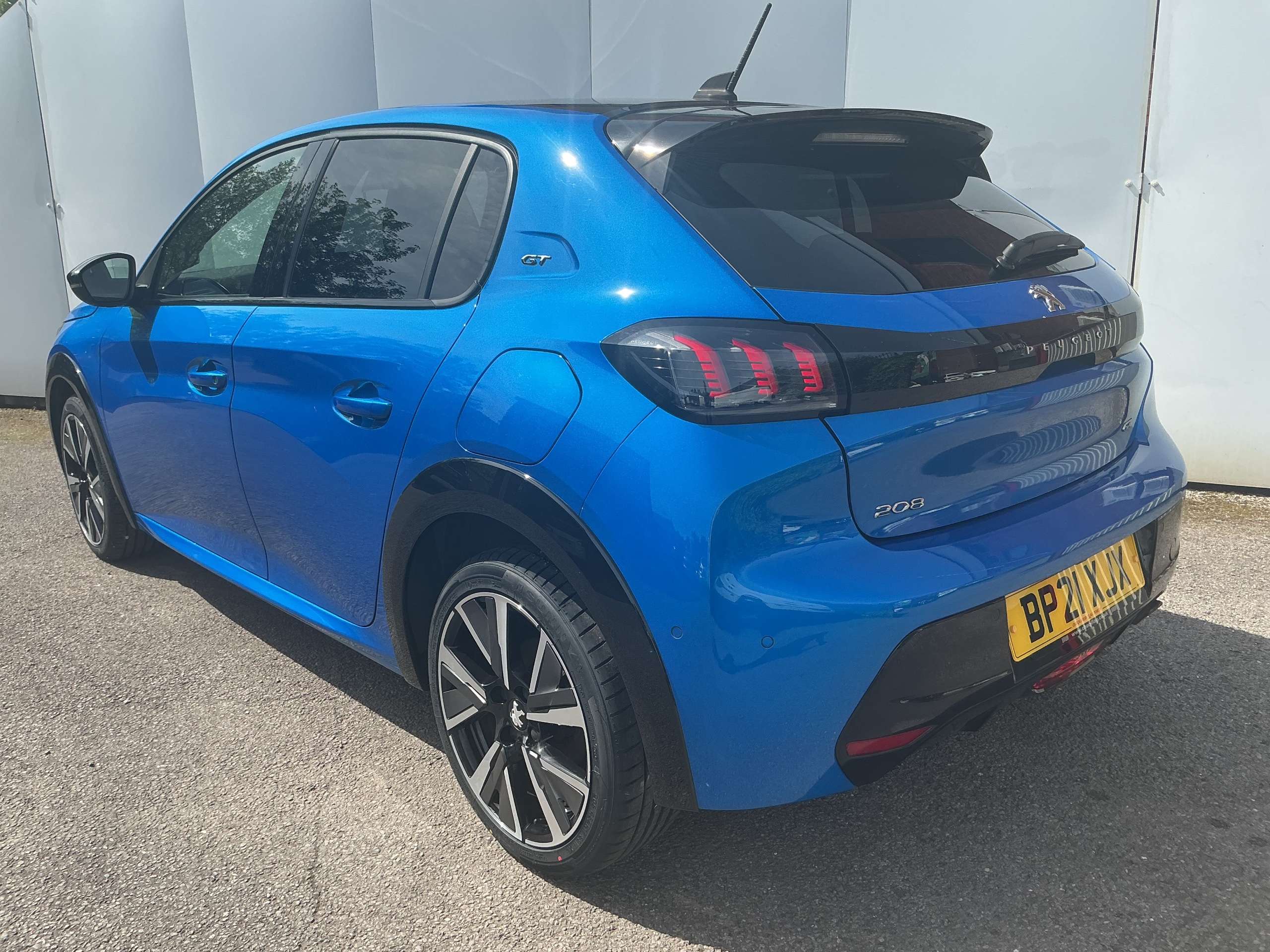 2021 PEUGEOT 208 2021 PEUGEOT 208