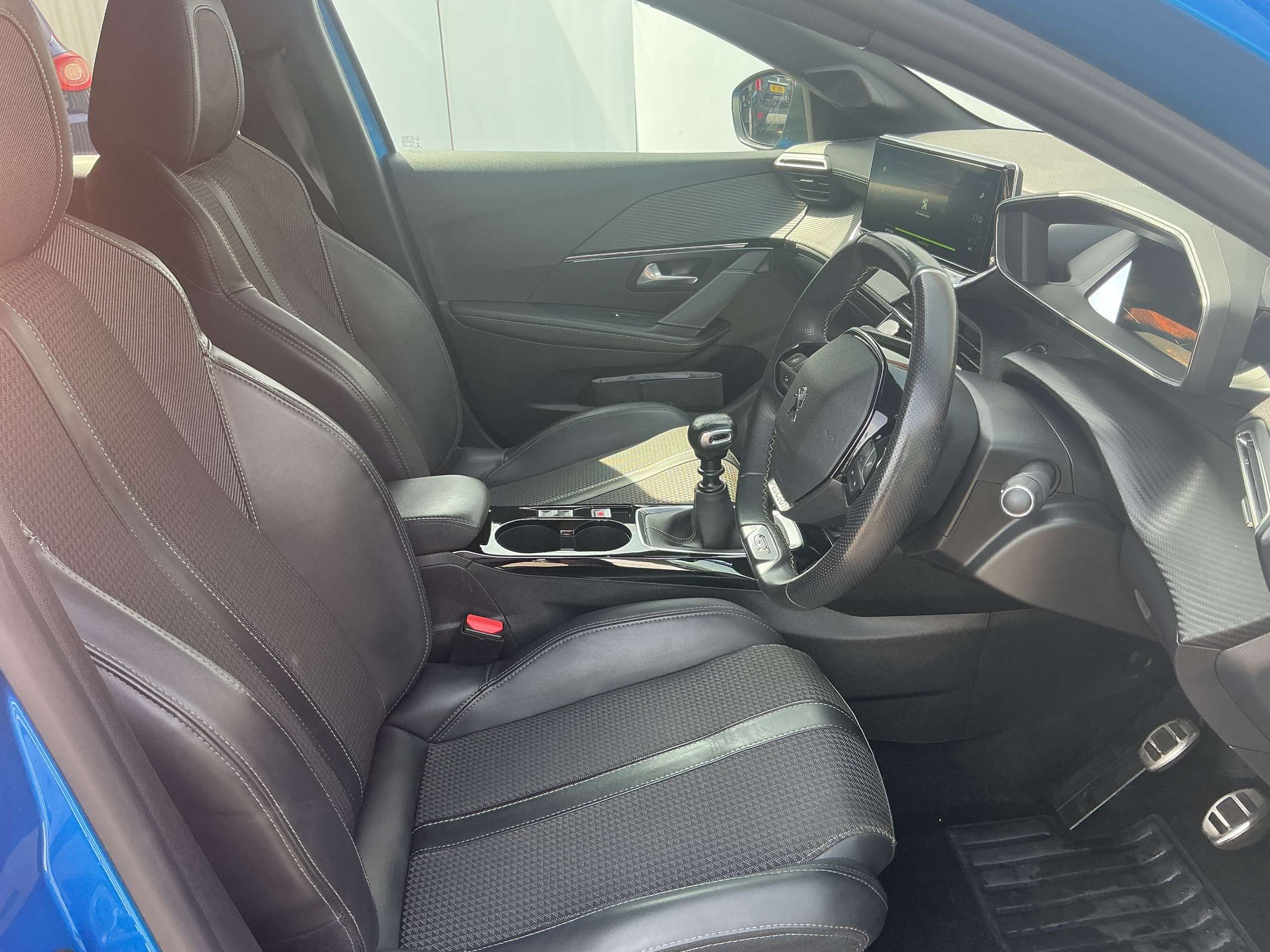 2021 PEUGEOT 208 2021 PEUGEOT 208