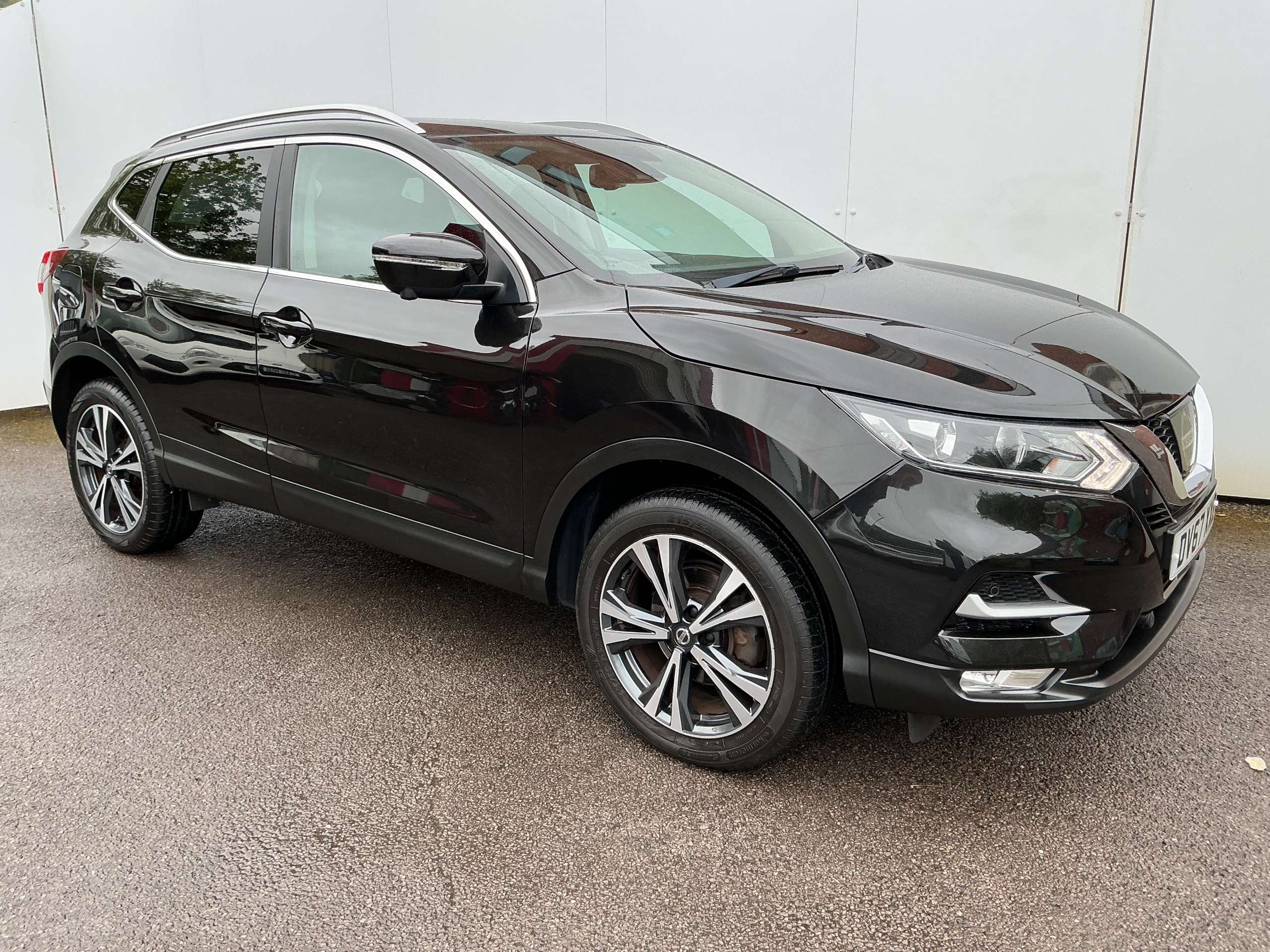 A 2017 NISSAN QASHQAI 1.5 dCi N-Connecta SUV 5dr Diesel Manual Euro 6 (s/s) (110 ps) A 2017 NISSAN QASHQAI 1.5 dCi N-Connecta SUV 5dr Diesel Manual Euro 6 (s/s) (110 ps)