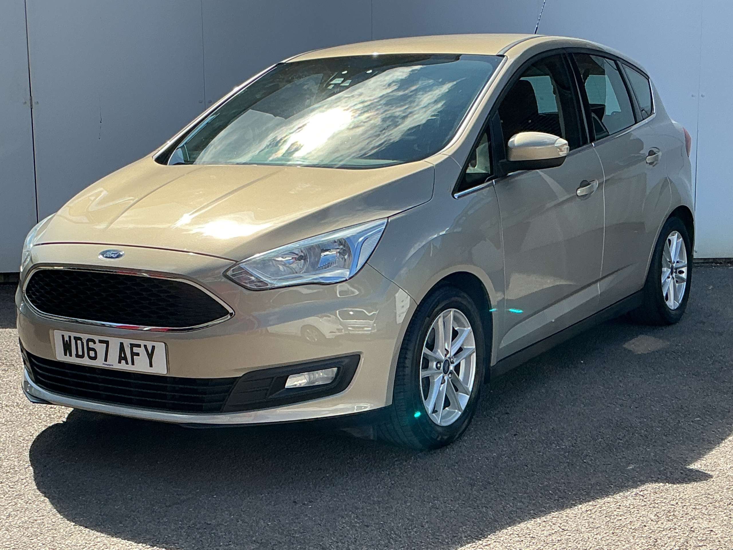 A 2017 FORD C-MAX 1.5 TDCi Zetec MPV 5dr Diesel Manual Euro 6 (s/s) (120 ps) A 2017 FORD C-MAX 1.5 TDCi Zetec MPV 5dr Diesel Manual Euro 6 (s/s) (120 ps)