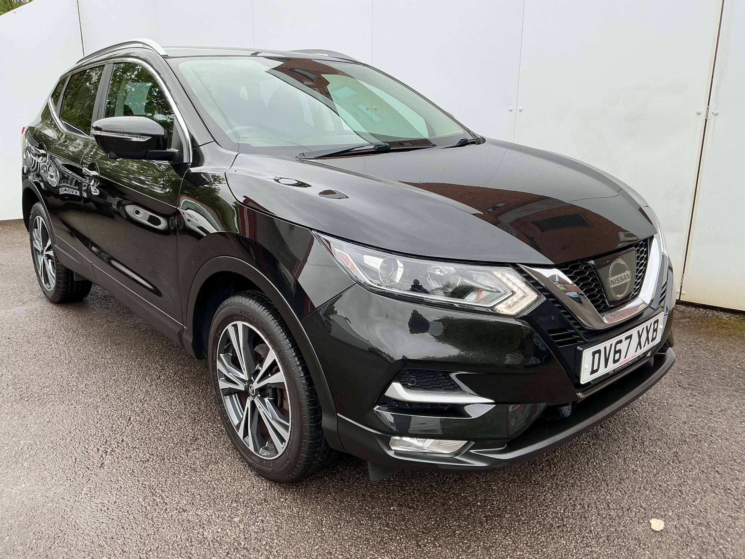 A 2017 NISSAN QASHQAI 1.5 dCi N-Connecta SUV 5dr Diesel Manual Euro 6 (s/s) (110 ps) A 2017 NISSAN QASHQAI 1.5 dCi N-Connecta SUV 5dr Diesel Manual Euro 6 (s/s) (110 ps)