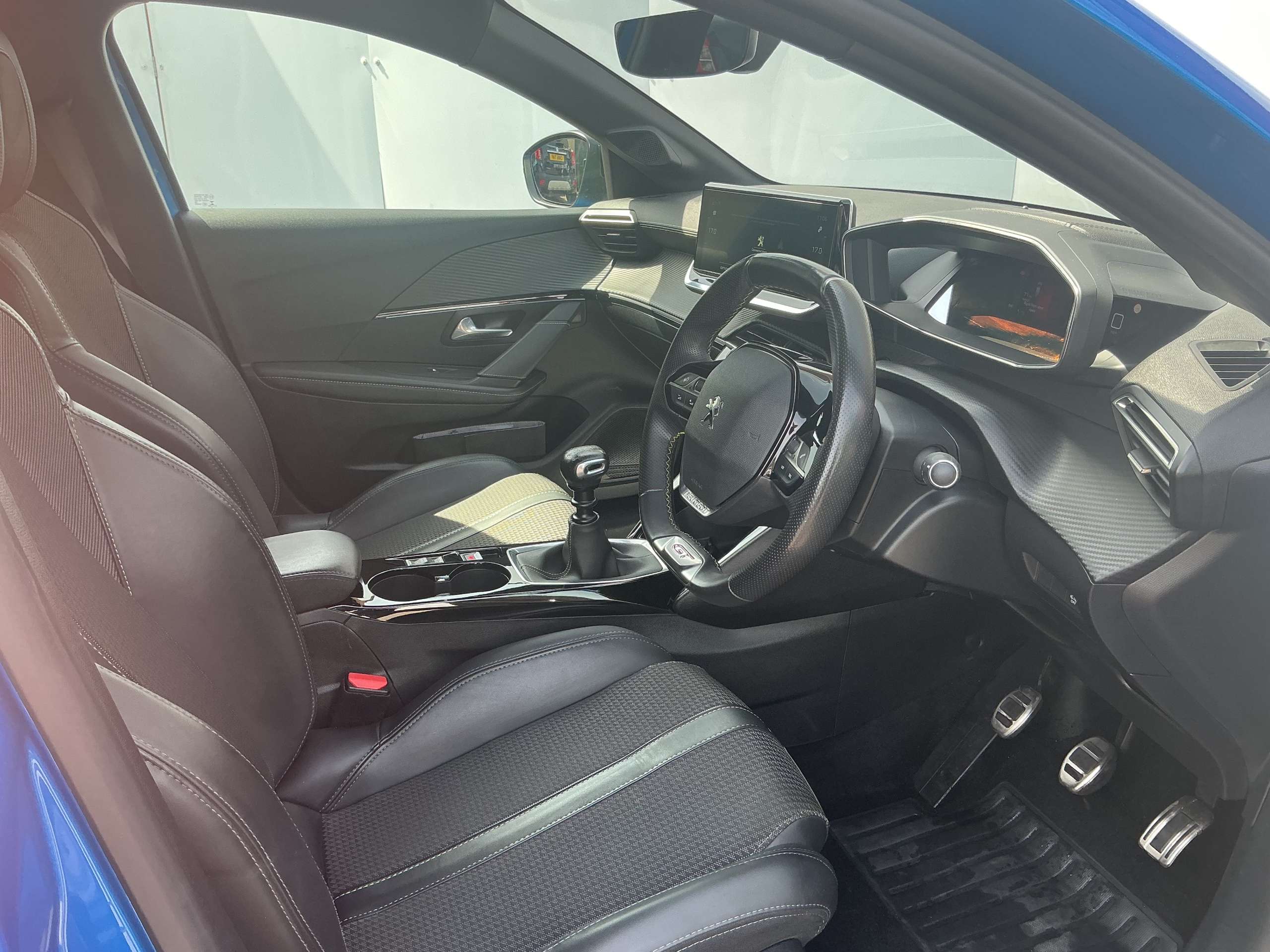2021 PEUGEOT 208 2021 PEUGEOT 208