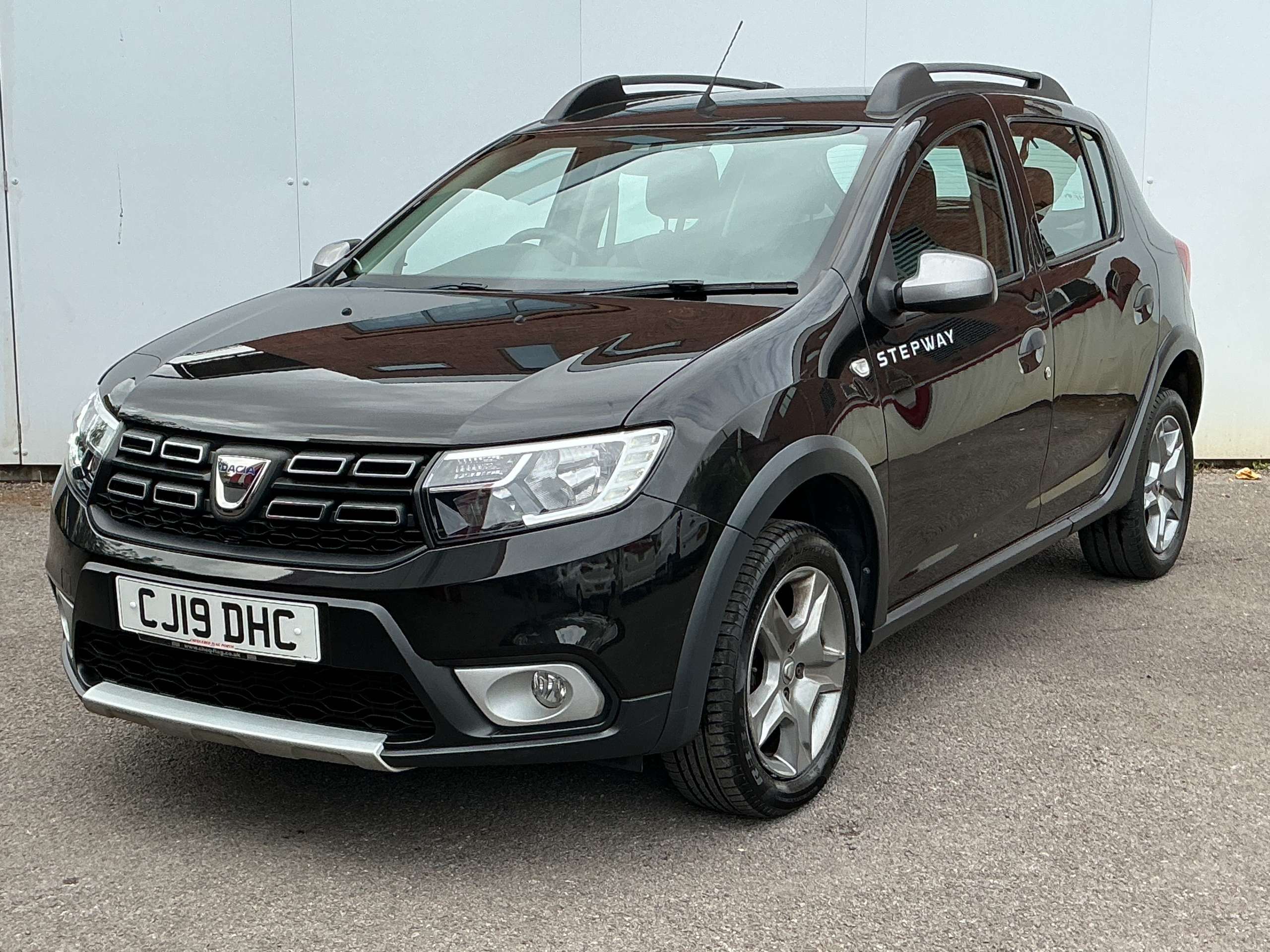 A 2019 DACIA SANDERO STEPWAY 0.9 TCe Essential Hatchback 5dr Petrol Manual Euro 6 (s/s) (90 ps) A 2019 DACIA SANDERO STEPWAY 0.9 TCe Essential Hatchback 5dr Petrol Manual Euro 6 (s/s) (90 ps)