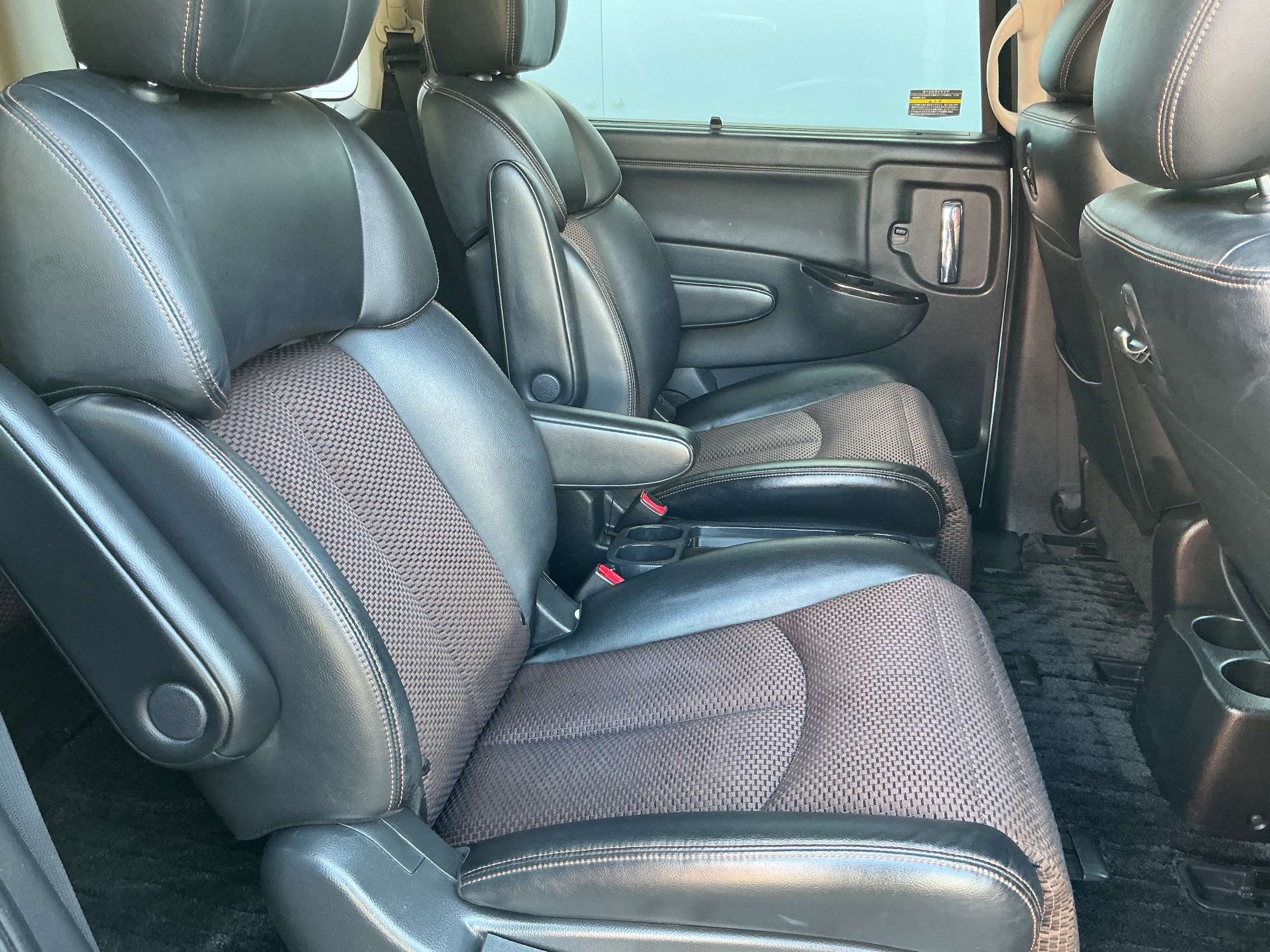 2011 NISSAN ELGRAND 2011 NISSAN ELGRAND