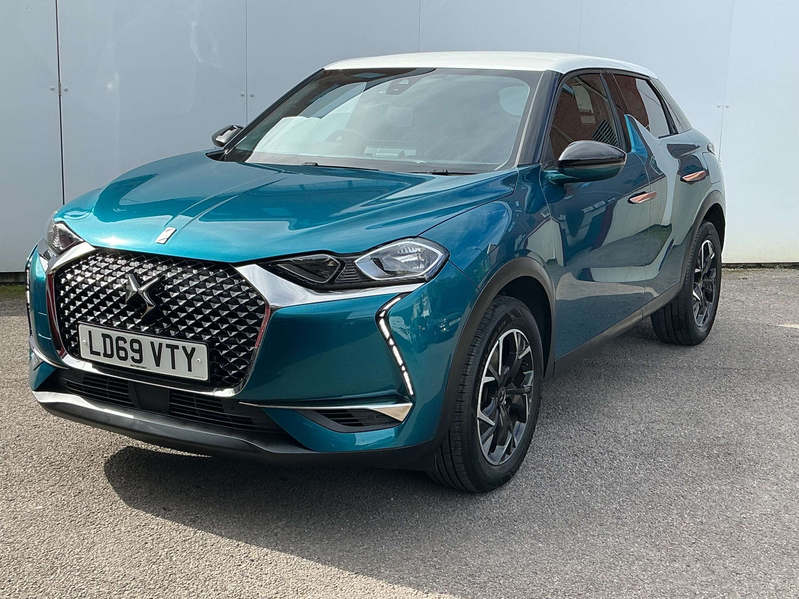 A 2019 DS DS3 CROSSBACK 1.5 BlueHDi Prestige Crossback 5dr Diesel Manual Euro 6 (s/s) (100 ps) A 2019 DS DS3 CROSSBACK 1.5 BlueHDi Prestige Crossback 5dr Diesel Manual Euro 6 (s/s) (100 ps)