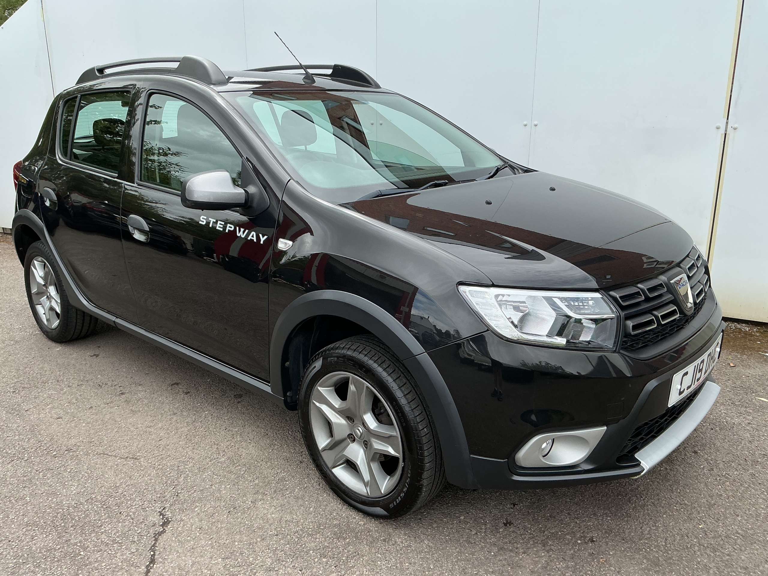 A 2019 DACIA SANDERO STEPWAY 0.9 TCe Essential Hatchback 5dr Petrol Manual Euro 6 (s/s) (90 ps) A 2019 DACIA SANDERO STEPWAY 0.9 TCe Essential Hatchback 5dr Petrol Manual Euro 6 (s/s) (90 ps)