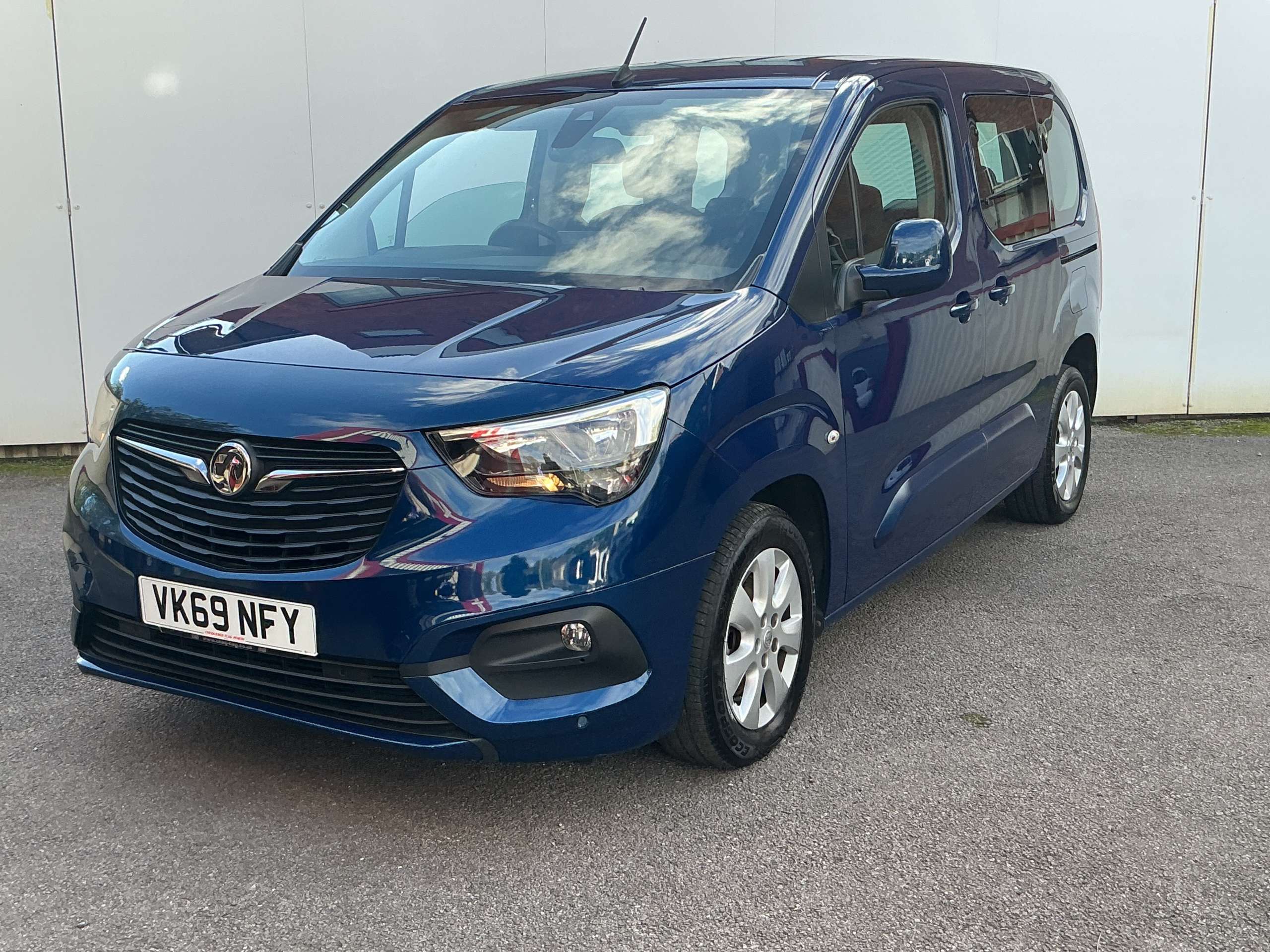 A 2019 VAUXHALL COMBO LIFE 1.2 Turbo GPF Energy MPV 5dr Petrol Manual Euro 6 (s/s) (7 Seat) (110 ps) A 2019 VAUXHALL COMBO LIFE 1.2 Turbo GPF Energy MPV 5dr Petrol Manual Euro 6 (s/s) (7 Seat) (110 ps)