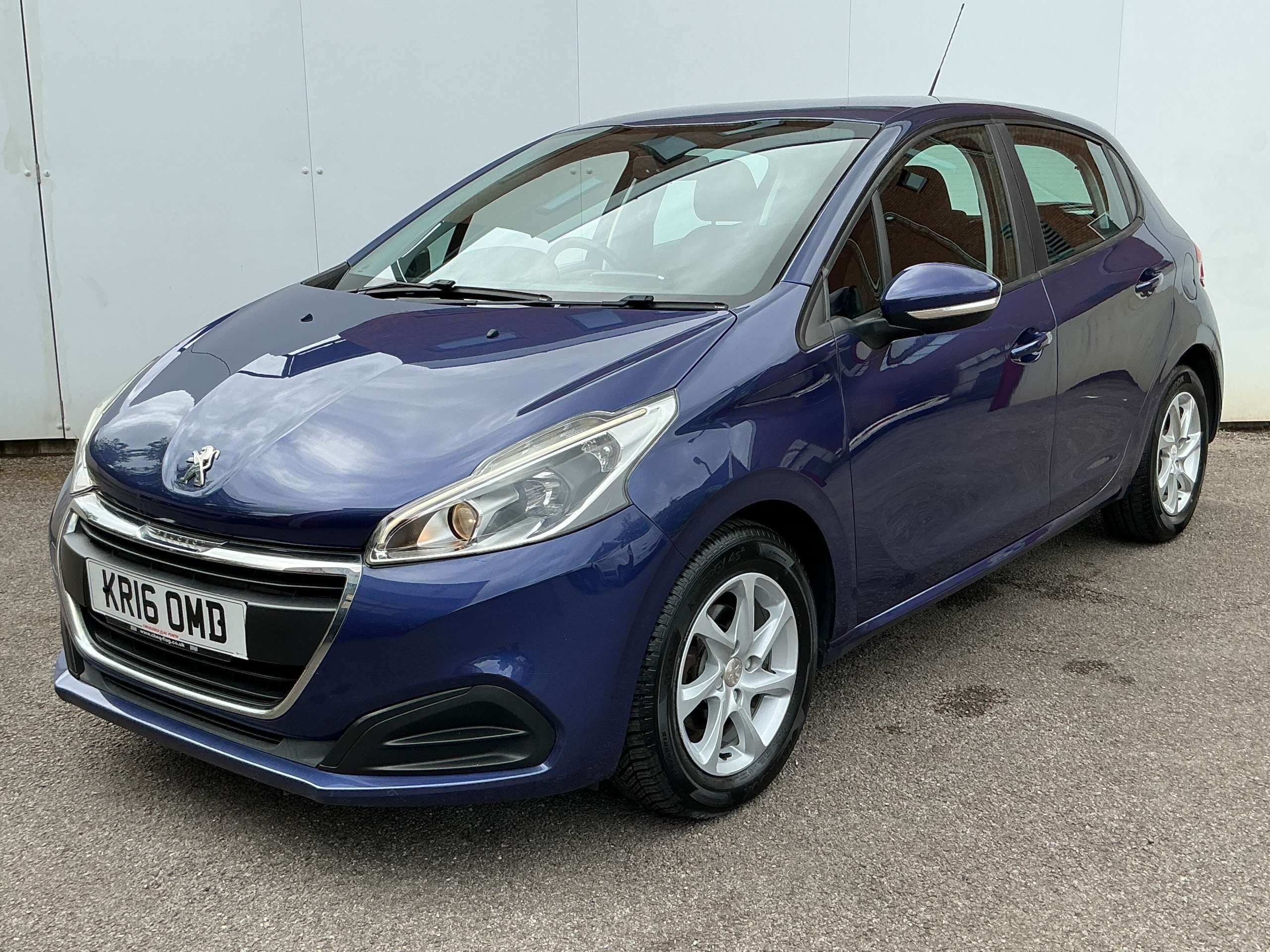 A 2016 PEUGEOT 208 1.2 PureTech Active Hatchback 5dr Petrol Manual Euro 6 (82 ps) A 2016 PEUGEOT 208 1.2 PureTech Active Hatchback 5dr Petrol Manual Euro 6 (82 ps)