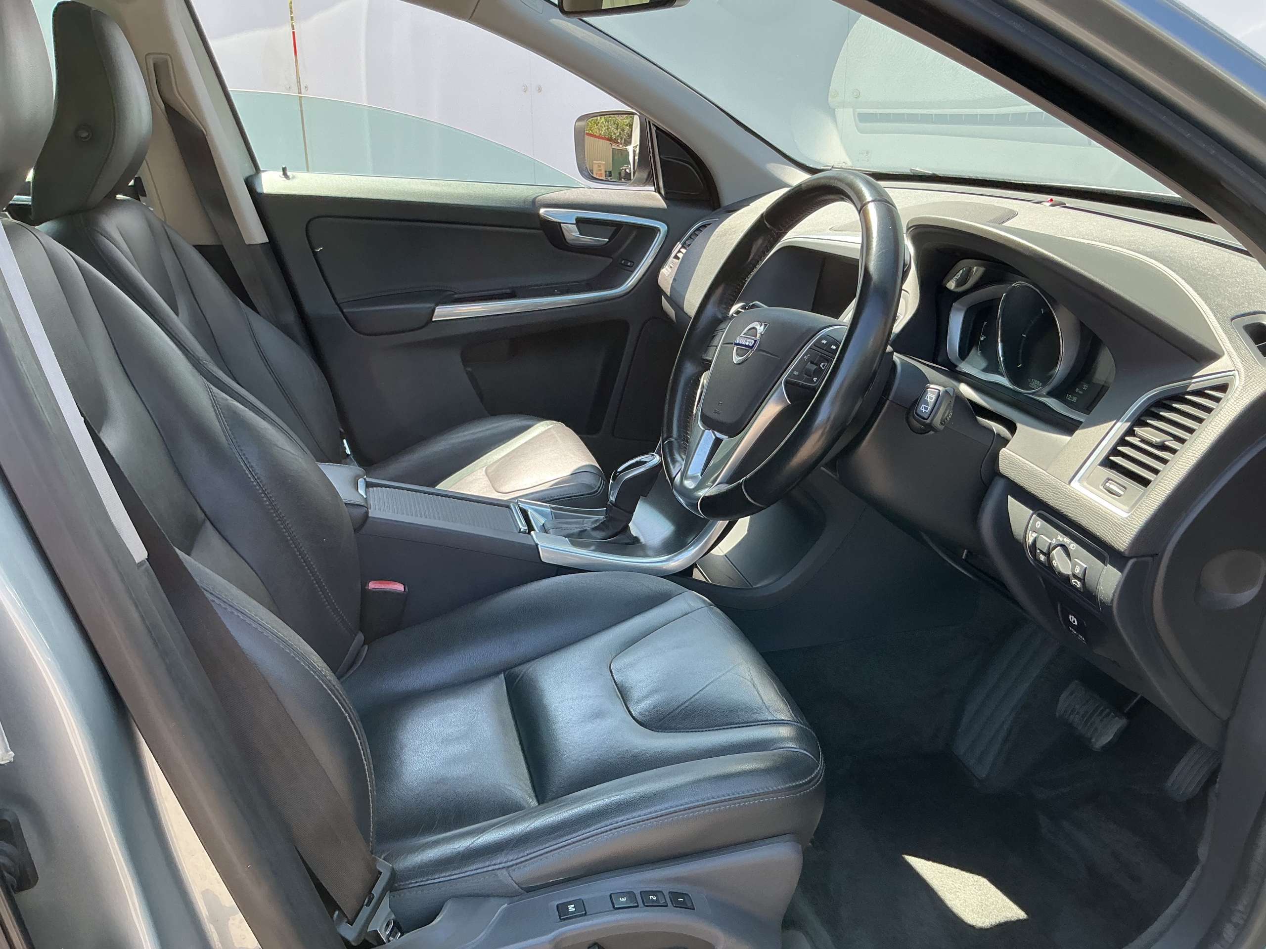 2014 VOLVO XC60 2014 VOLVO XC60