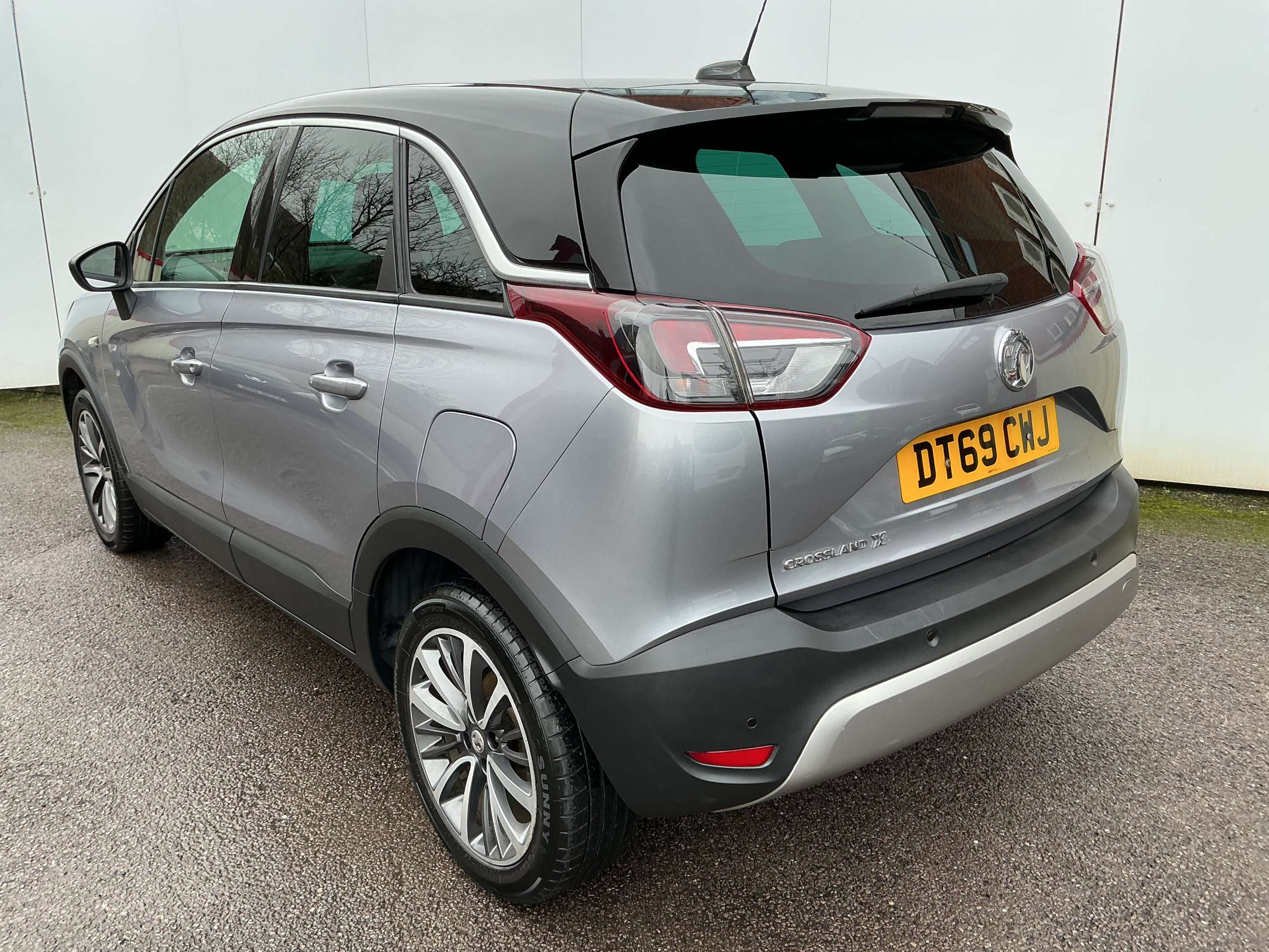 A 2020 VAUXHALL CROSSLAND X 1.2 Turbo GPF Elite SUV 5dr Petrol Manual Euro 6 (s/s) (130 ps) A 2020 VAUXHALL CROSSLAND X 1.2 Turbo GPF Elite SUV 5dr Petrol Manual Euro 6 (s/s) (130 ps)