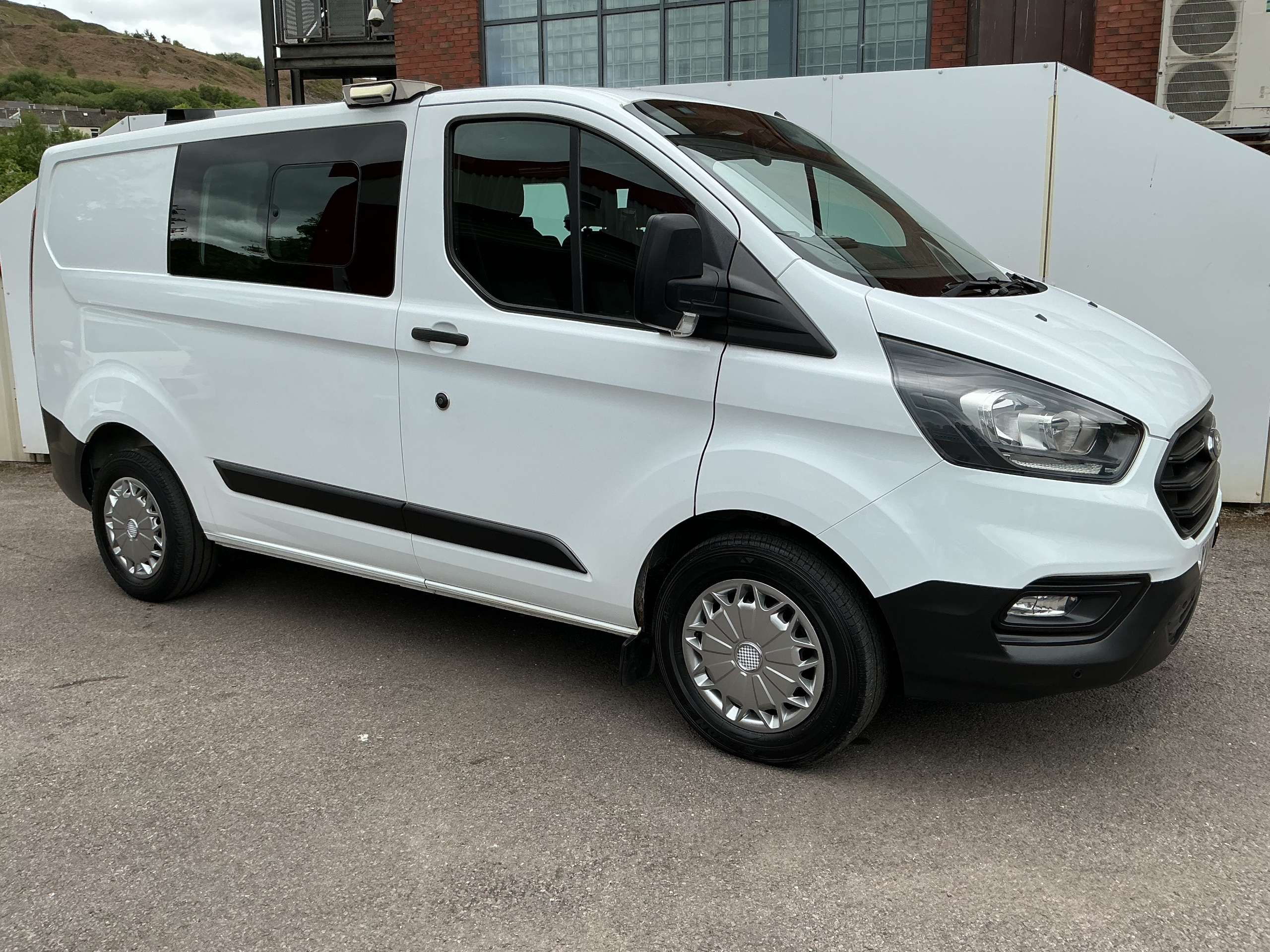 A 2019 FORD TRANSIT CUSTOM 2.0 320 EcoBlue Crew Van Double Cab 5dr Diesel Manual L1 H1 Euro 6 (6 Seat) (105 ps) A 2019 FORD TRANSIT CUSTOM 2.0 320 EcoBlue Crew Van Double Cab 5dr Diesel Manual L1 H1 Euro 6 (6 Seat) (105 ps)