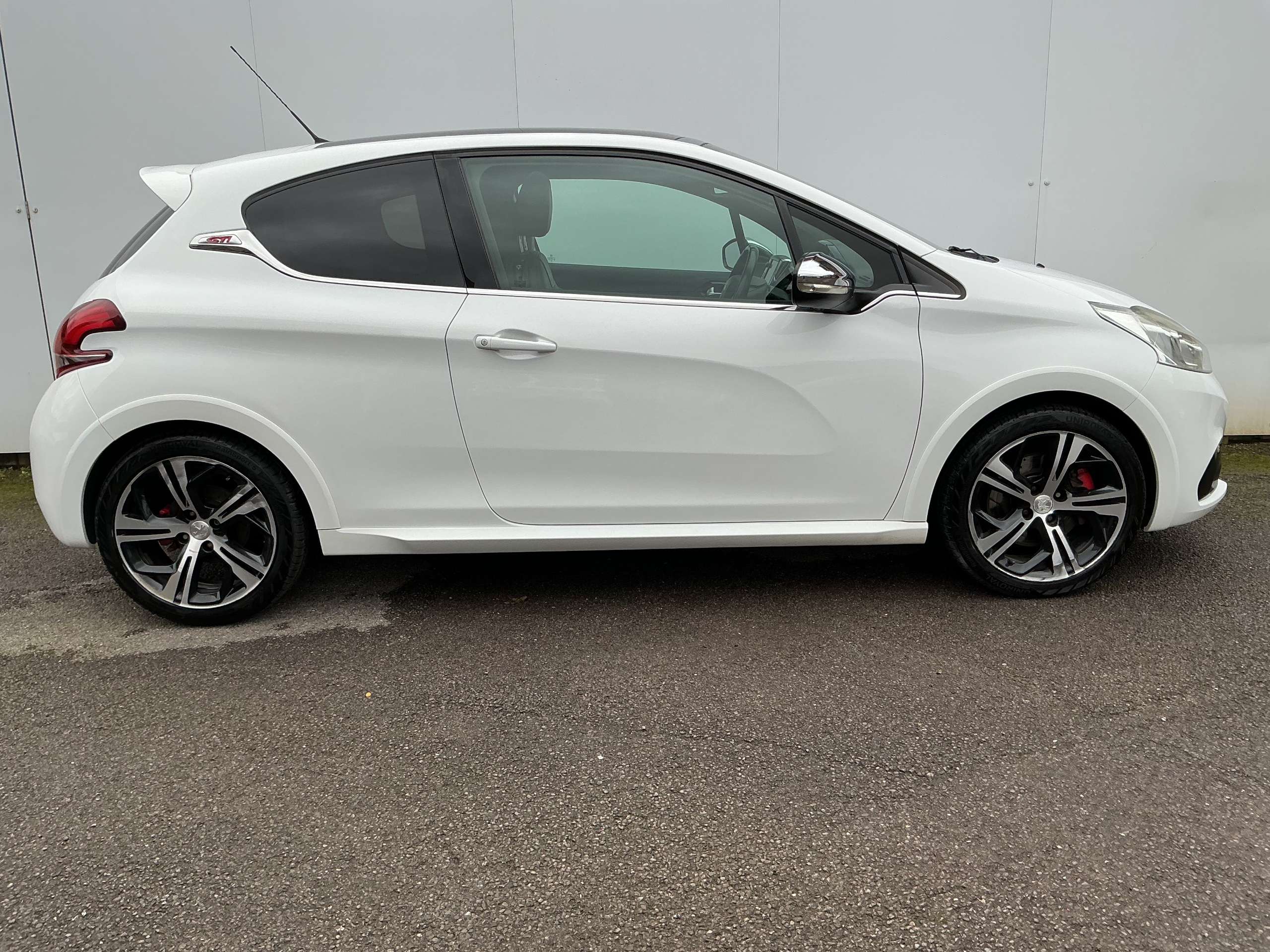 2016 PEUGEOT 208 2016 PEUGEOT 208