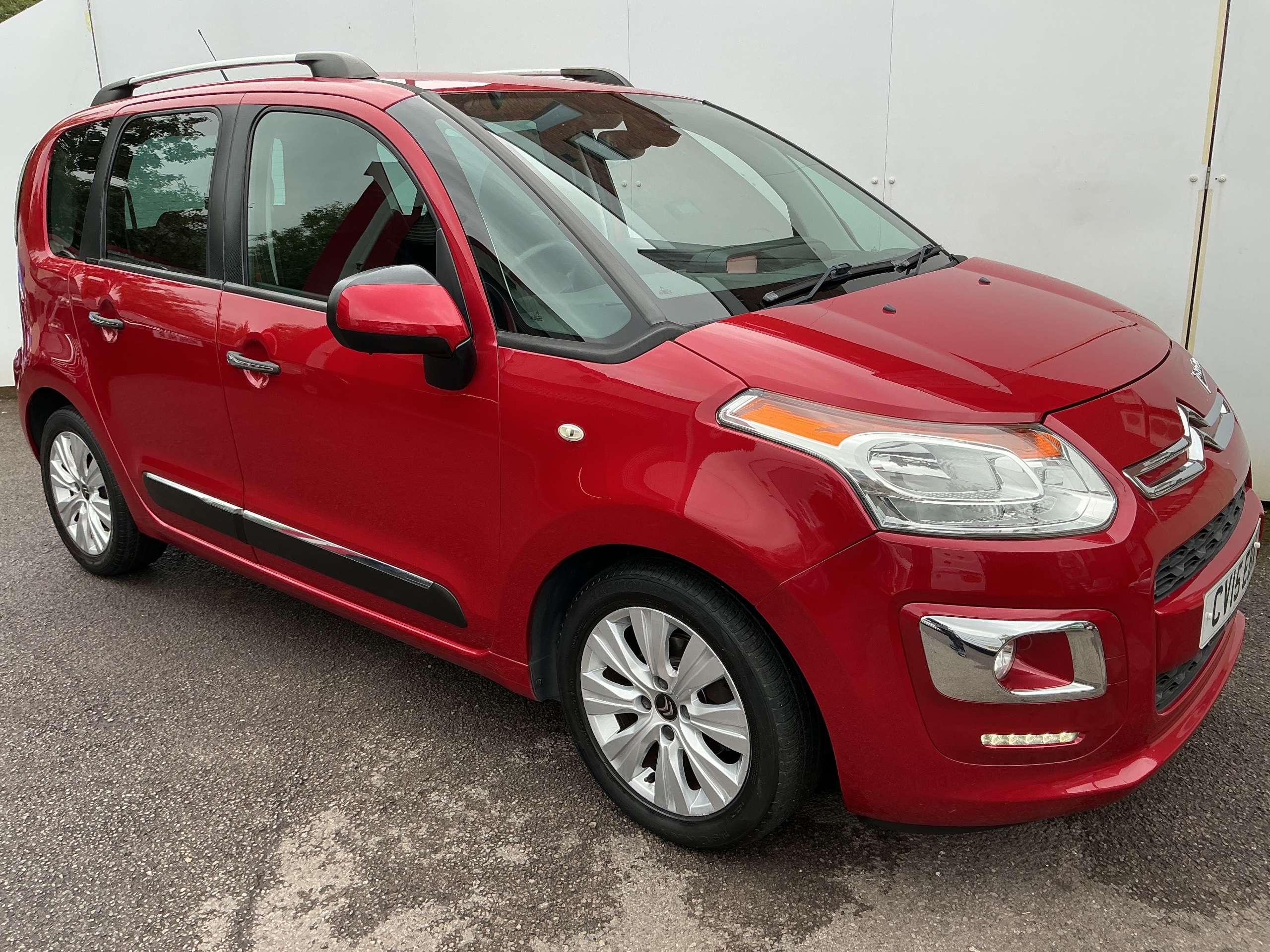 A 2015 CITROEN C3 PICASSO 1.6 HDi Exclusive MPV 5dr Diesel Manual Euro 5 (90 ps) A 2015 CITROEN C3 PICASSO 1.6 HDi Exclusive MPV 5dr Diesel Manual Euro 5 (90 ps)