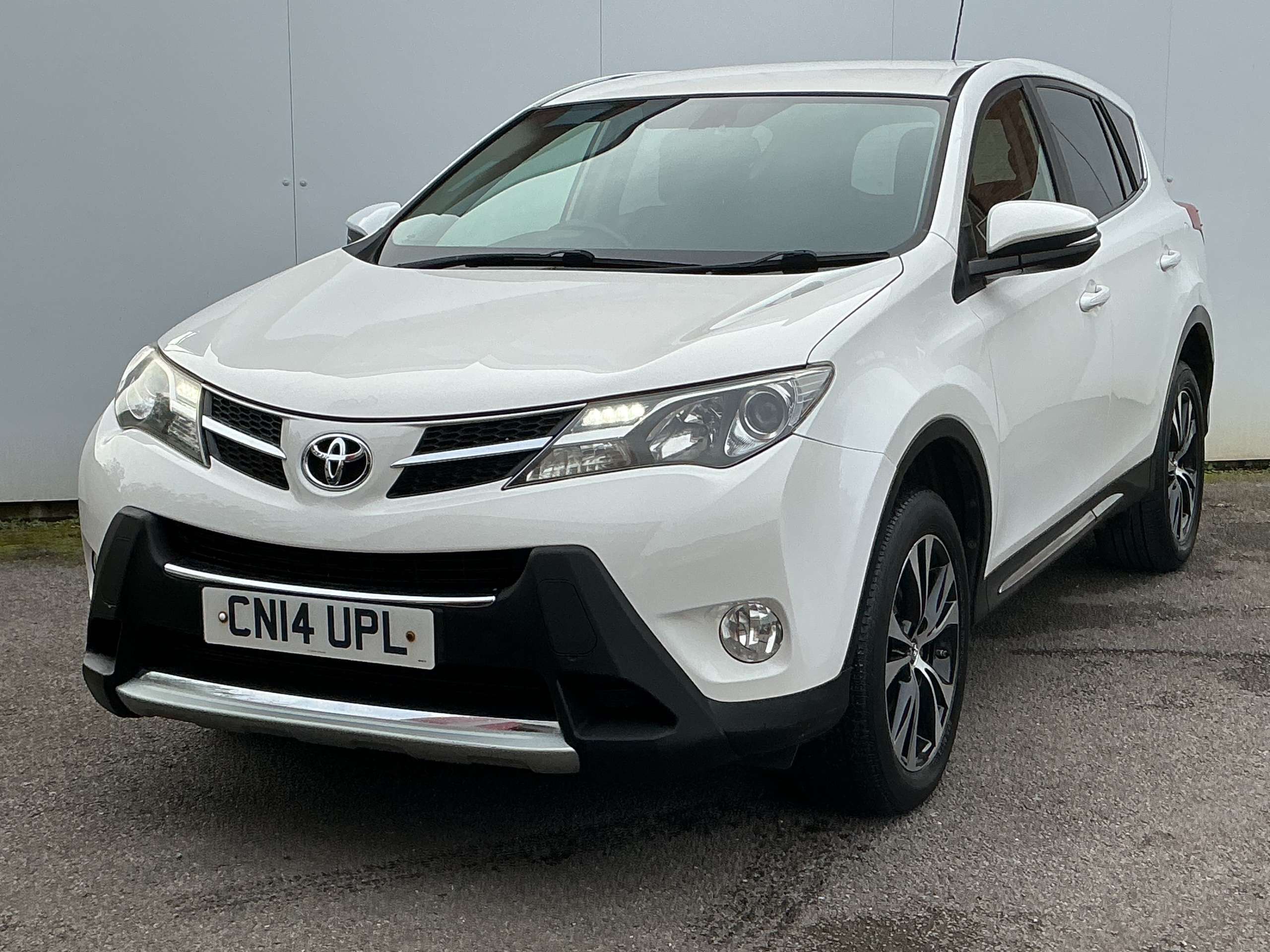 A 2014 TOYOTA RAV4 2.0 D-4D Icon SUV 5dr Diesel Manual 4WD Euro 5 (s/s) (124 ps) A 2014 TOYOTA RAV4 2.0 D-4D Icon SUV 5dr Diesel Manual 4WD Euro 5 (s/s) (124 ps)