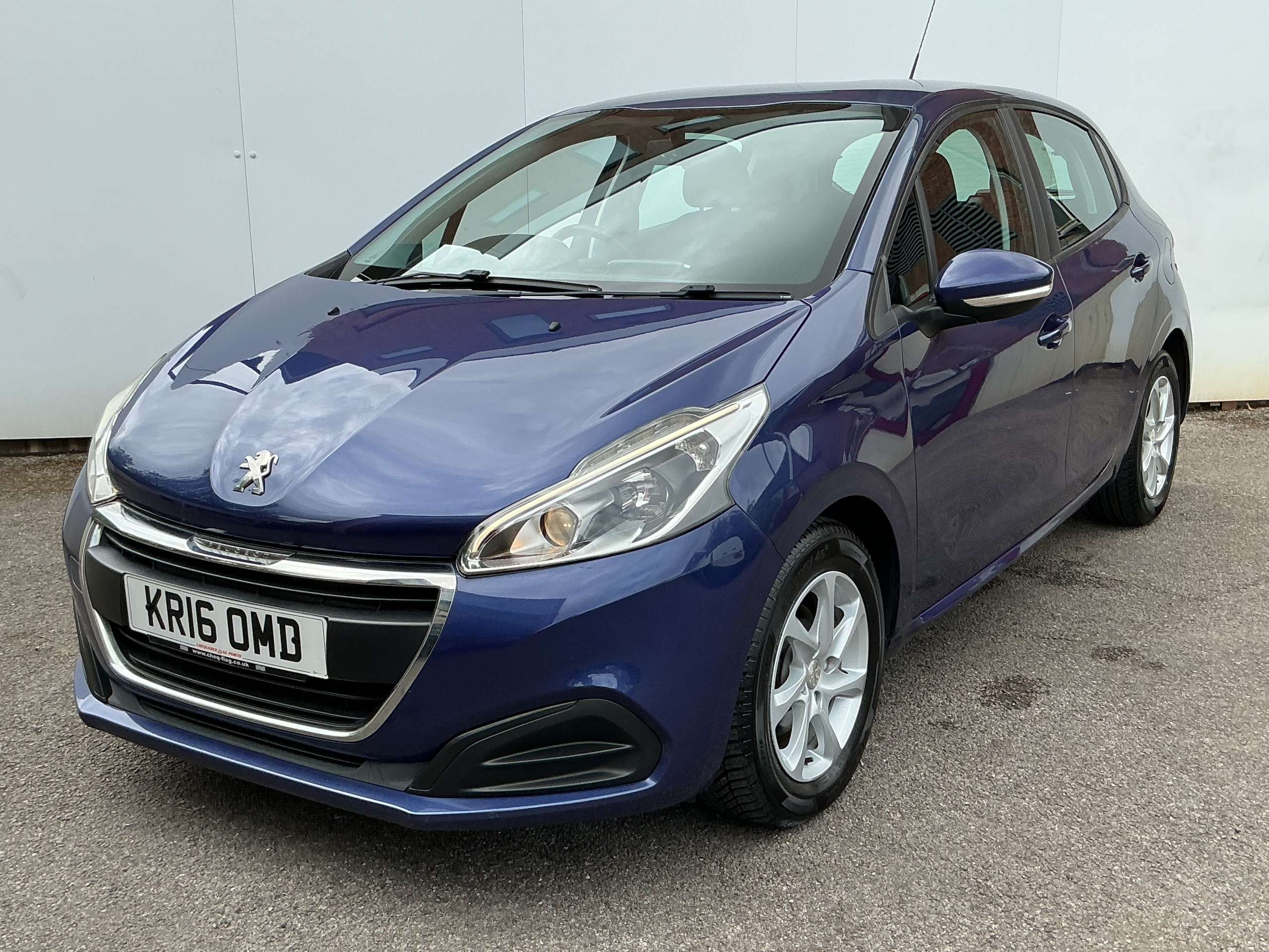 A 2016 PEUGEOT 208 1.2 PureTech Active Hatchback 5dr Petrol Manual Euro 6 (82 ps) A 2016 PEUGEOT 208 1.2 PureTech Active Hatchback 5dr Petrol Manual Euro 6 (82 ps)