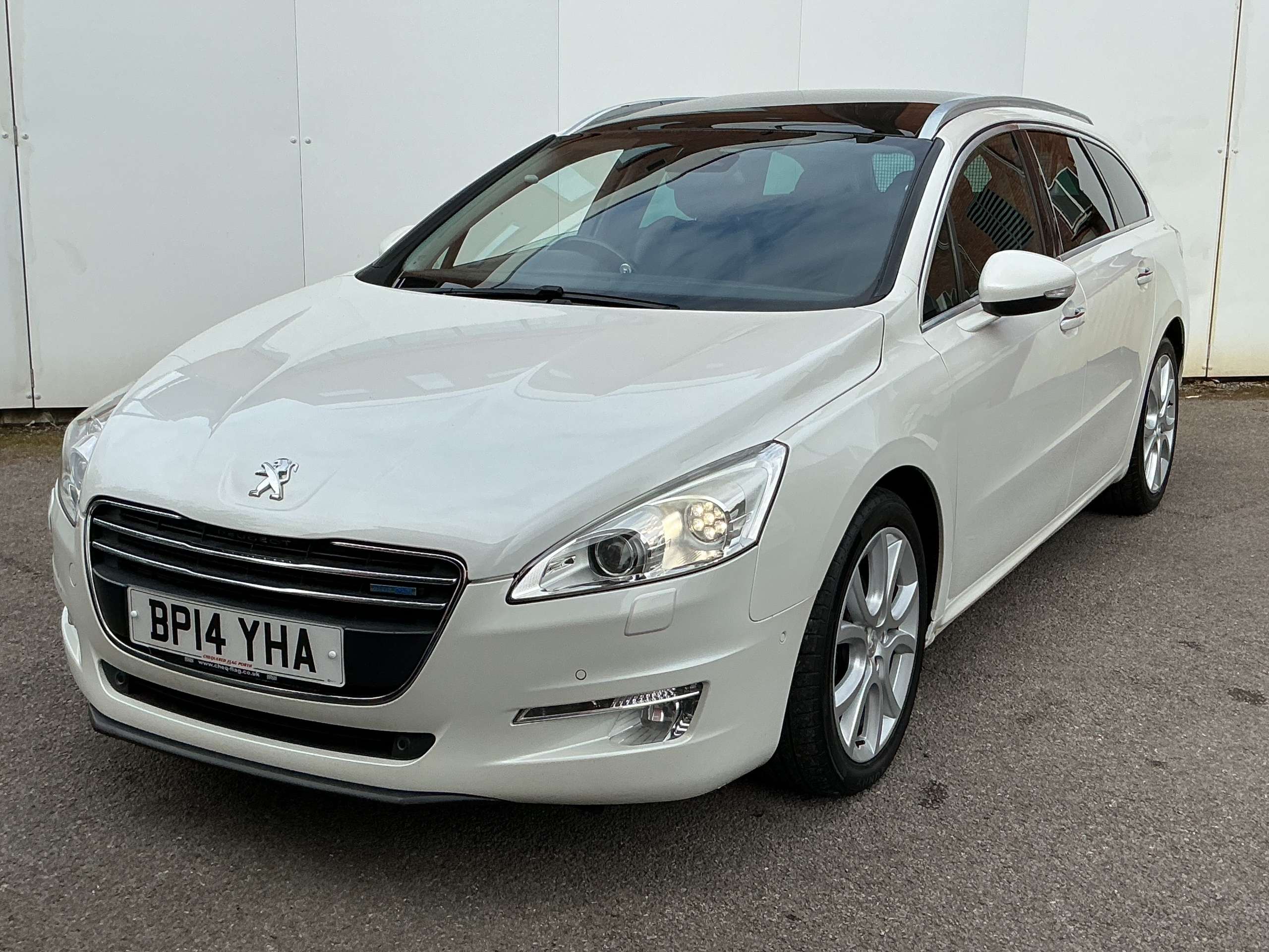A 2014 PEUGEOT 508 SW 2.0 BlueHDi Allure Estate 5dr Diesel Manual Euro 6 (s/s) (150 ps) A 2014 PEUGEOT 508 SW 2.0 BlueHDi Allure Estate 5dr Diesel Manual Euro 6 (s/s) (150 ps)
