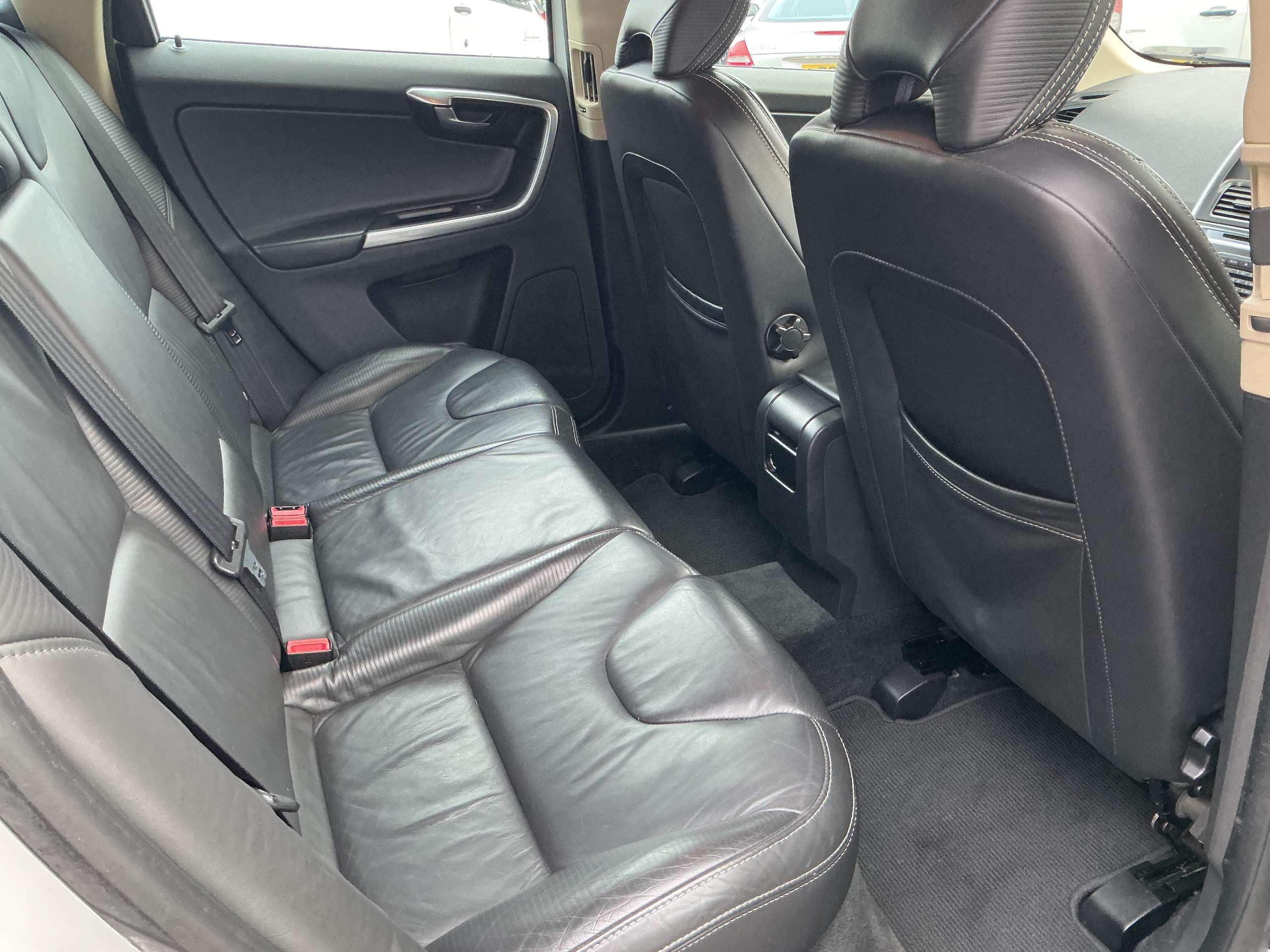 2012 VOLVO XC60 2012 VOLVO XC60