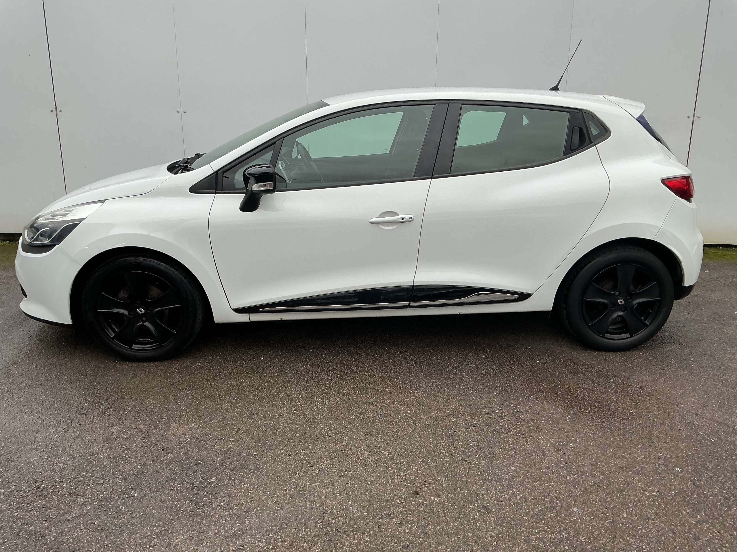 2016 RENAULT CLIO 2016 RENAULT CLIO