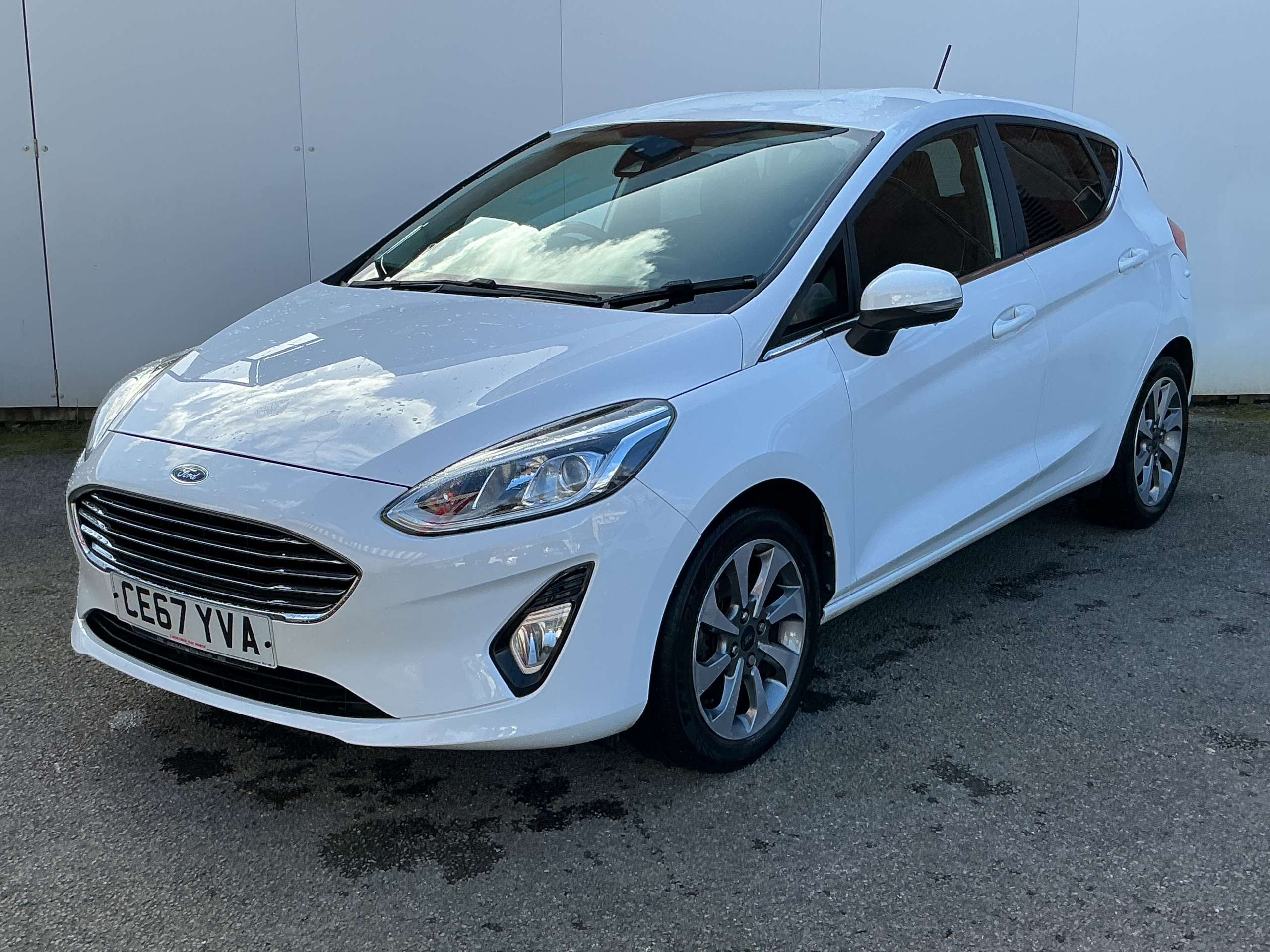 A 2017 FORD FIESTA 1.1 Ti-VCT Zetec Hatchback 5dr Petrol Manual Euro 6 (s/s) (85 ps) A 2017 FORD FIESTA 1.1 Ti-VCT Zetec Hatchback 5dr Petrol Manual Euro 6 (s/s) (85 ps)