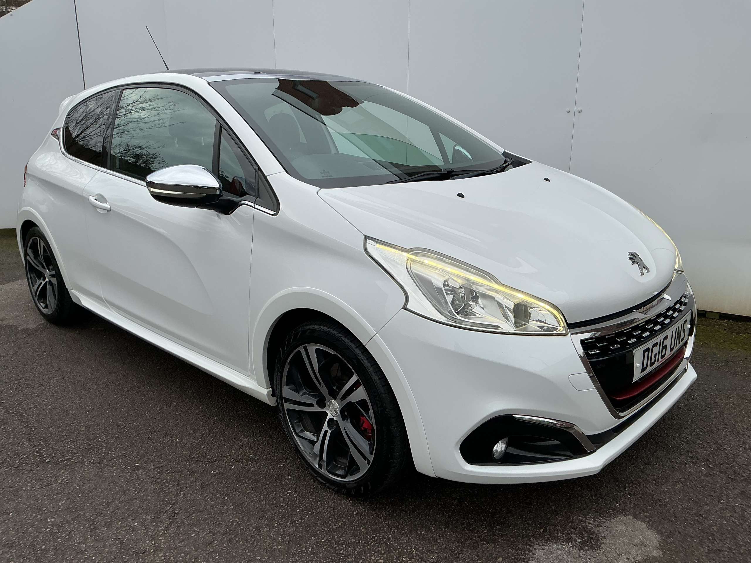 A 2016 PEUGEOT 208 1.6 THP GTi Prestige Hatchback 3dr Petrol Manual Euro 6 (s/s) (208 ps) A 2016 PEUGEOT 208 1.6 THP GTi Prestige Hatchback 3dr Petrol Manual Euro 6 (s/s) (208 ps)