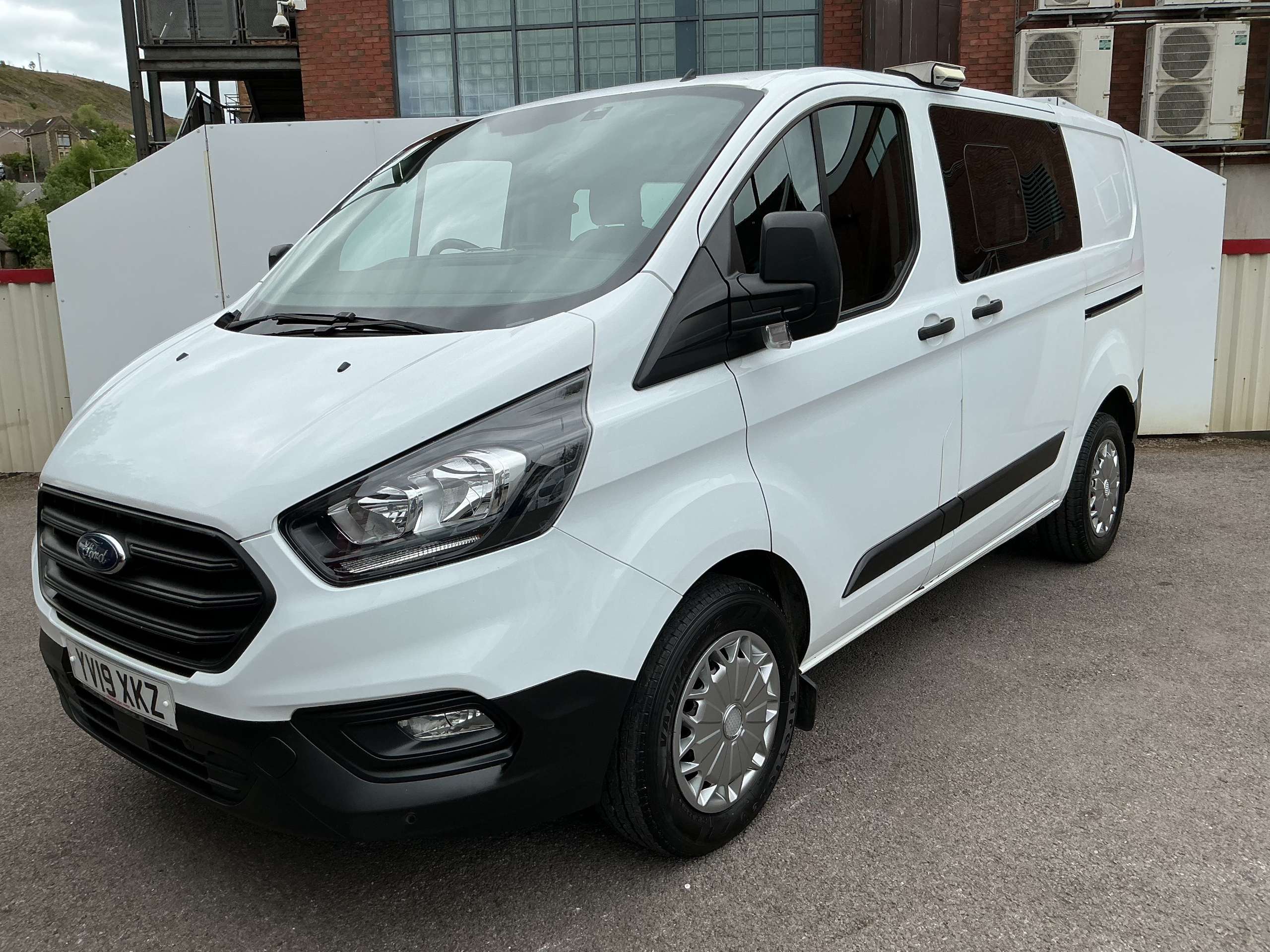 A 2019 FORD TRANSIT CUSTOM 2.0 320 EcoBlue Crew Van Double Cab 5dr Diesel Manual L1 H1 Euro 6 (6 Seat) (105 ps) A 2019 FORD TRANSIT CUSTOM 2.0 320 EcoBlue Crew Van Double Cab 5dr Diesel Manual L1 H1 Euro 6 (6 Seat) (105 ps)