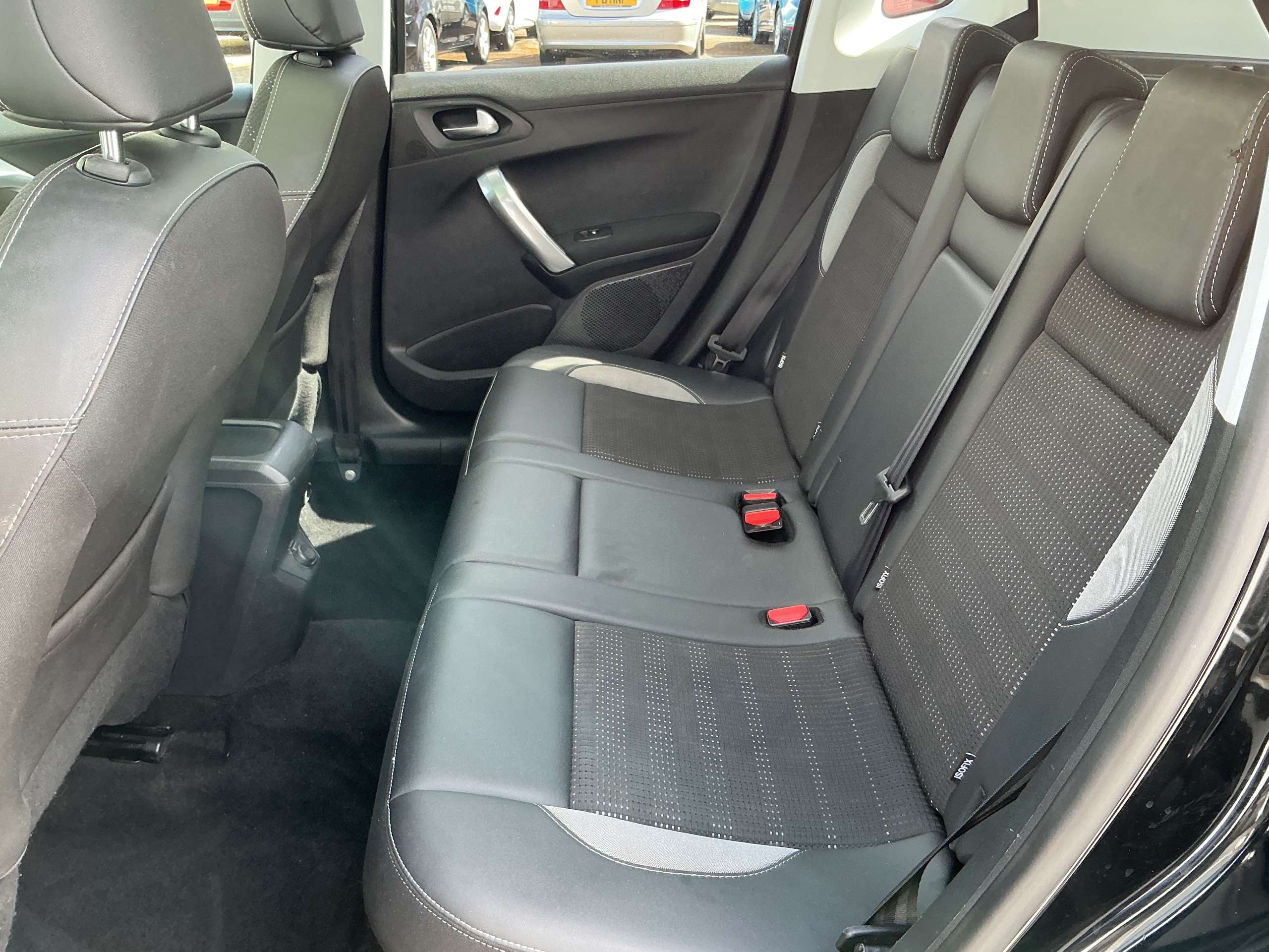 2019 PEUGEOT 2008 2019 PEUGEOT 2008