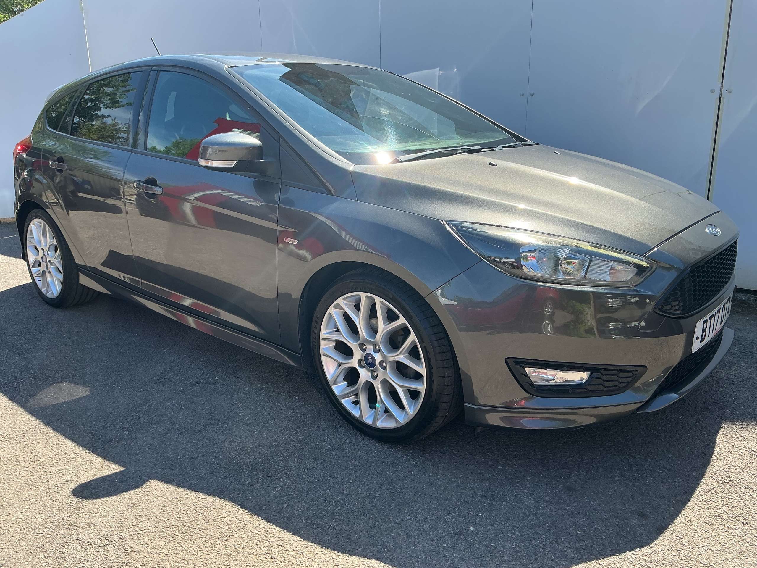 A 2017 FORD FOCUS 1.5 TDCi ST-Line Hatchback 5dr Diesel Manual Euro 6 (s/s) (120 ps) A 2017 FORD FOCUS 1.5 TDCi ST-Line Hatchback 5dr Diesel Manual Euro 6 (s/s) (120 ps)