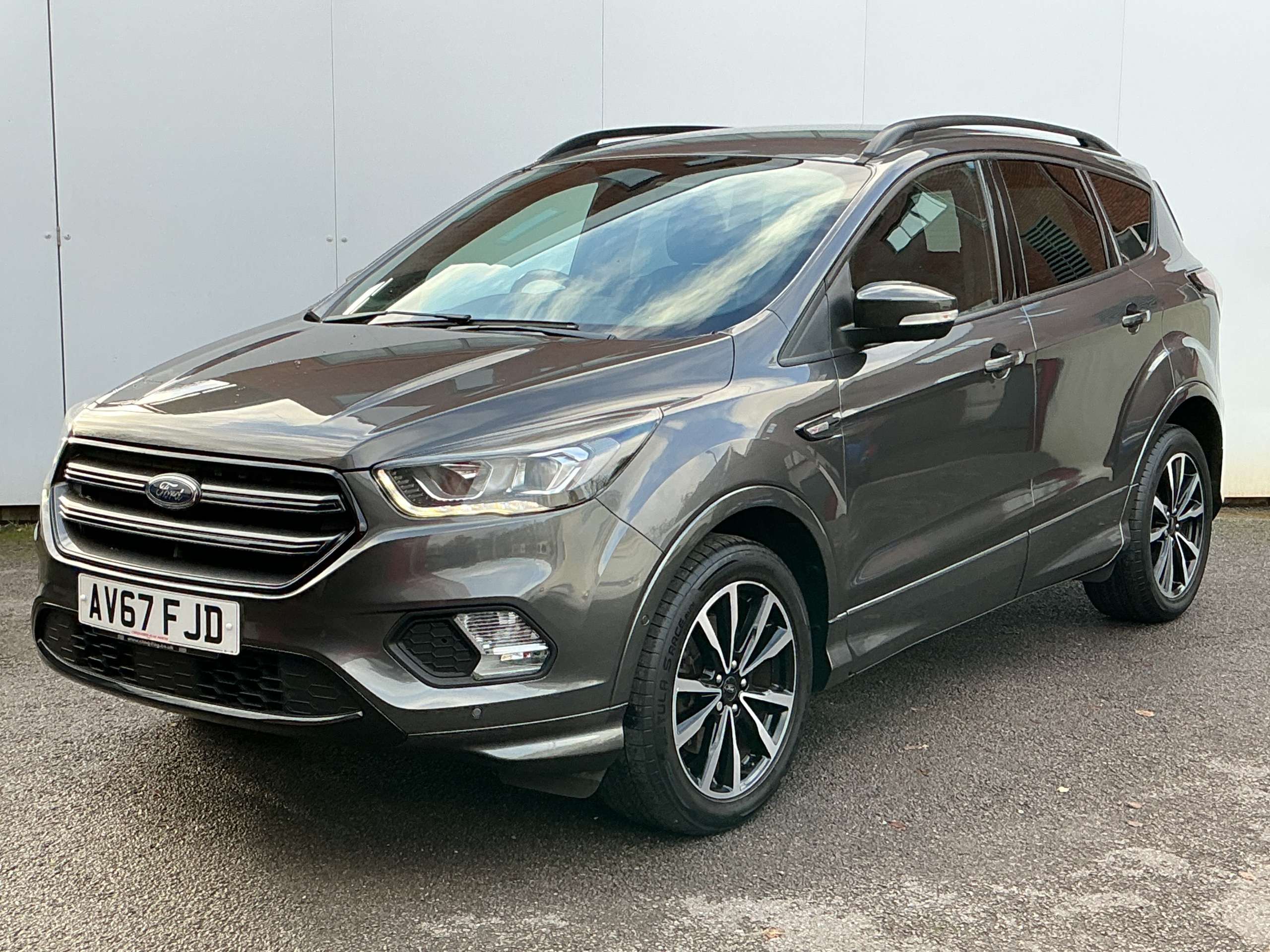 A 2017 FORD KUGA 1.5 TDCi ST-Line SUV 5dr Diesel Manual Euro 6 (s/s) (120 ps) A 2017 FORD KUGA 1.5 TDCi ST-Line SUV 5dr Diesel Manual Euro 6 (s/s) (120 ps)