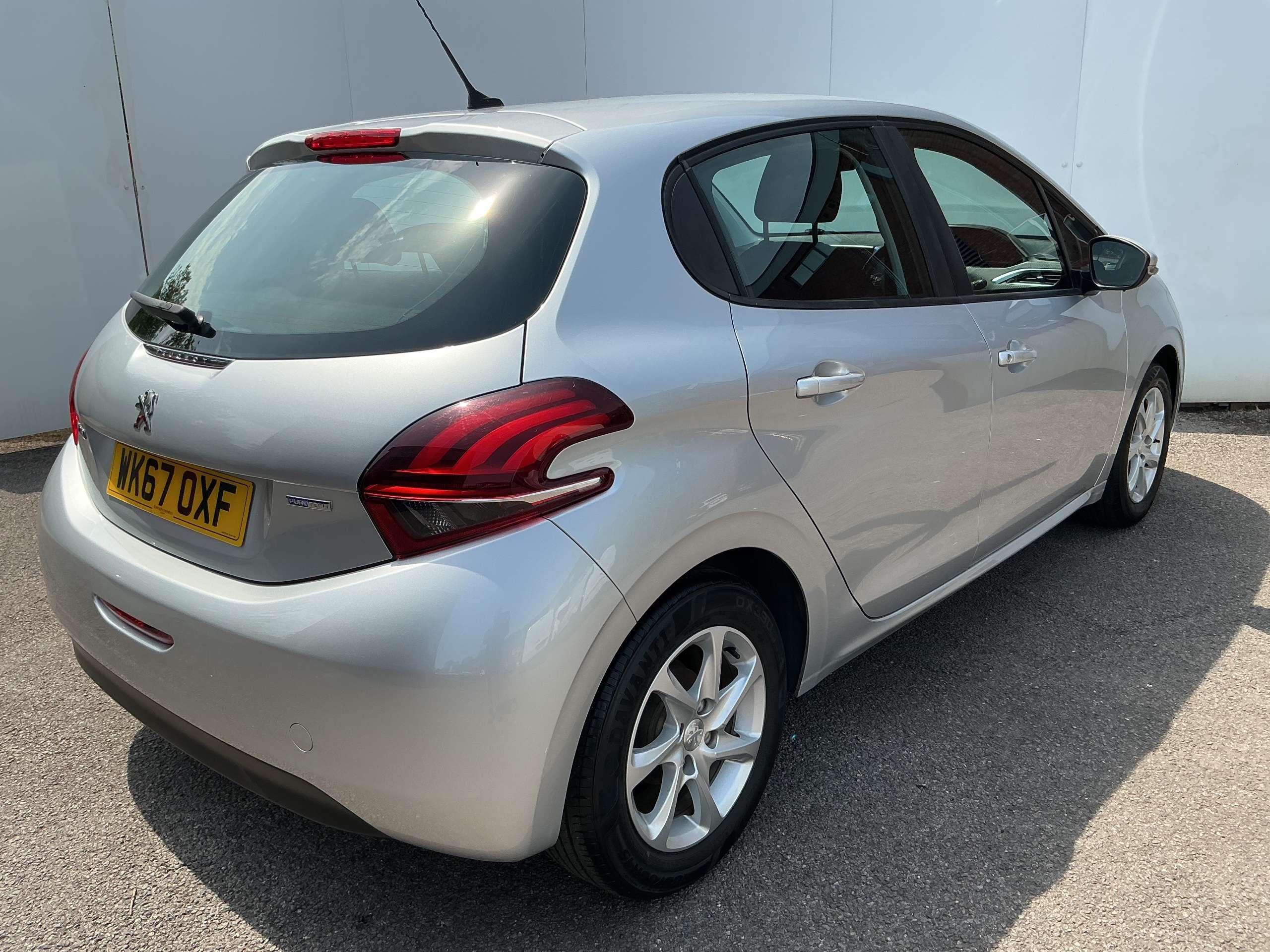 2017 PEUGEOT 208 2017 PEUGEOT 208