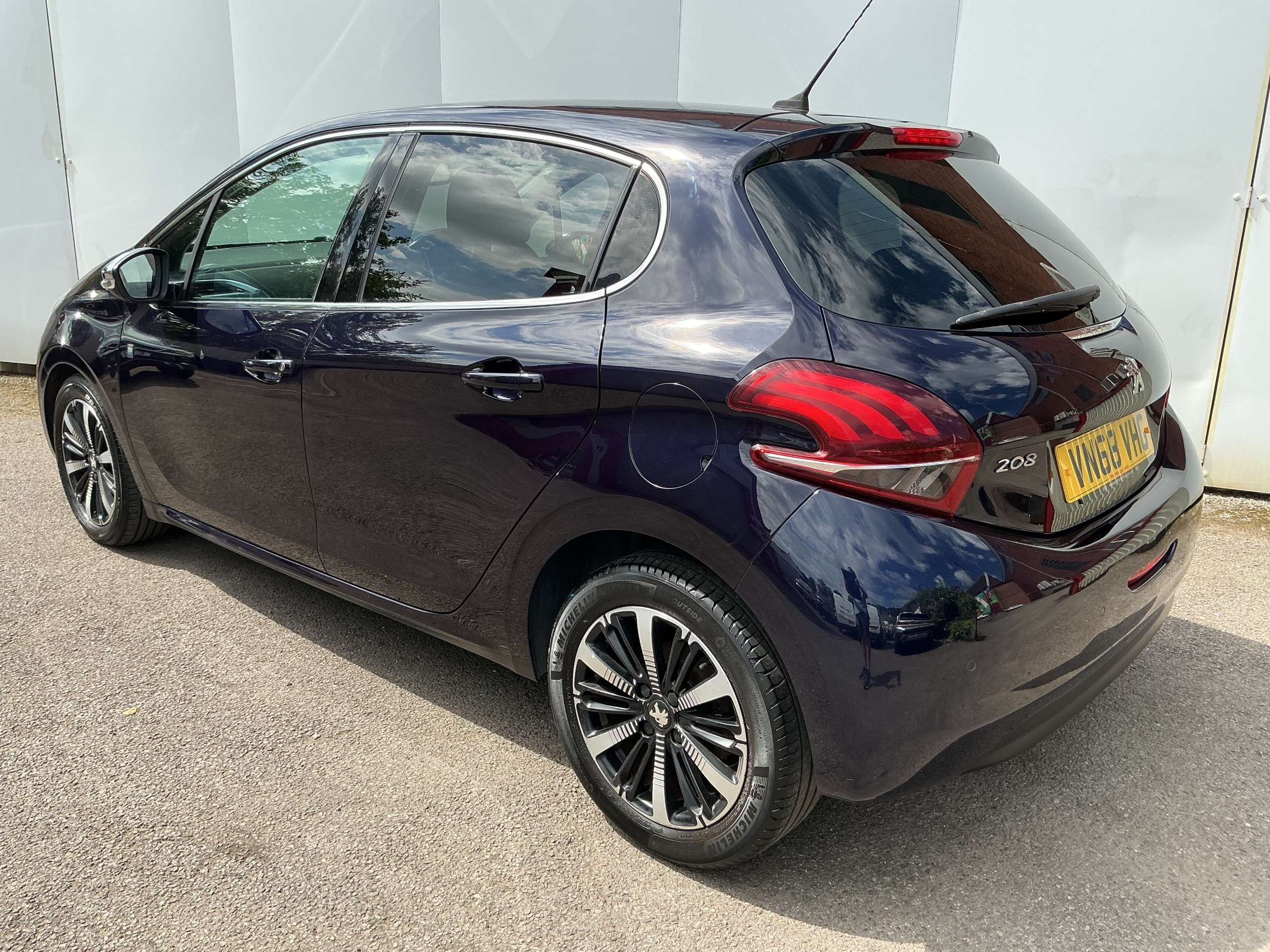 2018 PEUGEOT 208 2018 PEUGEOT 208
