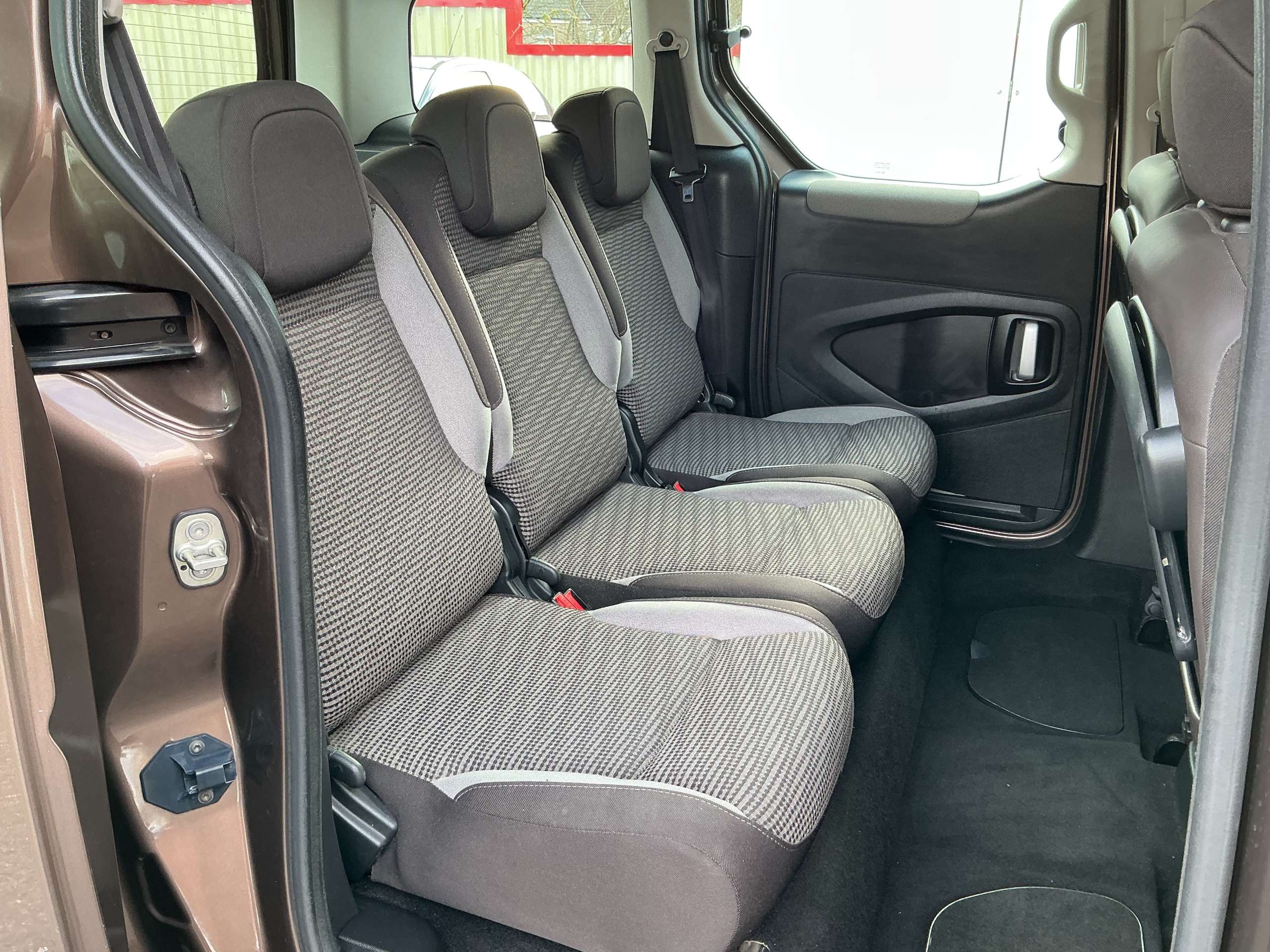 2013 PEUGEOT PARTNER TEPEE 2013 PEUGEOT PARTNER TEPEE