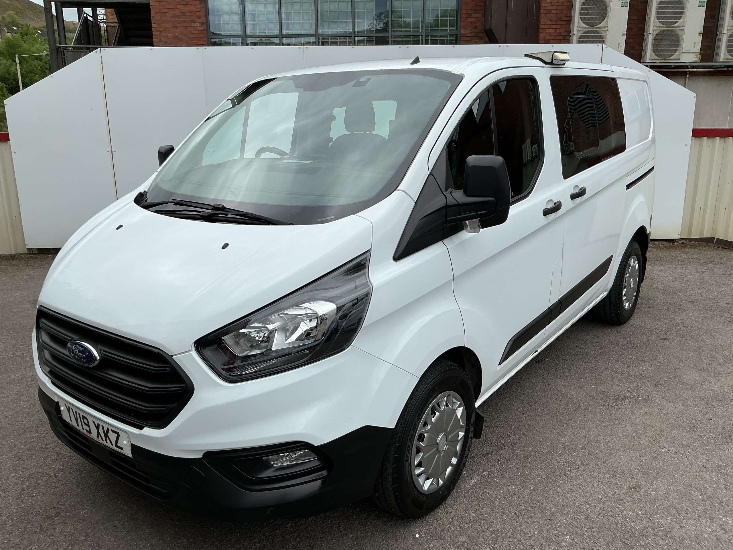 A 2019 FORD TRANSIT CUSTOM 2.0 320 EcoBlue Crew Van Double Cab 5dr Diesel Manual L1 H1 Euro 6 (6 Seat) (105 ps) A 2019 FORD TRANSIT CUSTOM 2.0 320 EcoBlue Crew Van Double Cab 5dr Diesel Manual L1 H1 Euro 6 (6 Seat) (105 ps)