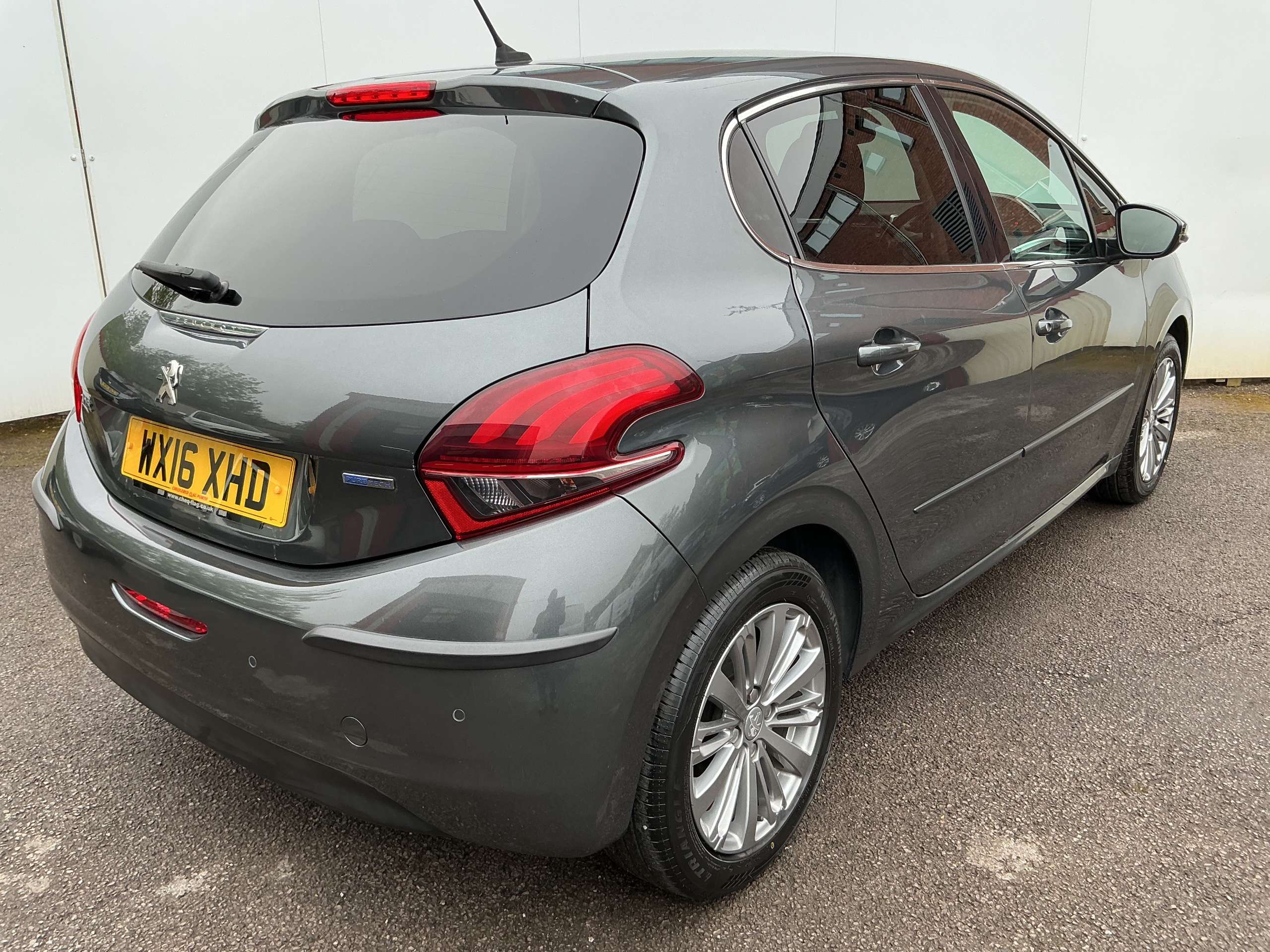 2016 PEUGEOT 208 2016 PEUGEOT 208